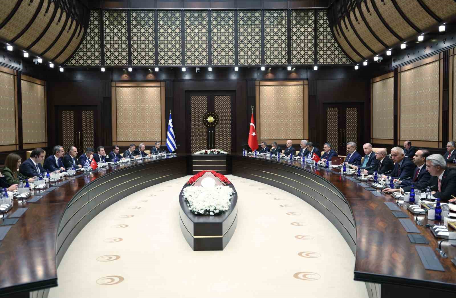 Cumhurbaşkanı Erdoğan: "(Yunanistan) Mevcut meseleler çetrefil olmakla birlikte uluslararası hukuk temelinde çözümsüzde değildir" 5 cumhurbaskani erdogan yunanistan mevcut meseleler cetrefil olmakla birlikte uluslararasi hukuk temelinde cozumsuzde degildir 1 I5yMJD8j