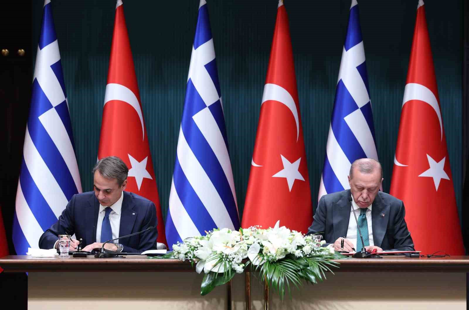 Cumhurbaşkanı Erdoğan: "(Yunanistan) Mevcut meseleler çetrefil olmakla birlikte uluslararası hukuk temelinde çözümsüzde değildir" 15 cumhurbaskani erdogan yunanistan mevcut meseleler cetrefil olmakla birlikte uluslararasi hukuk temelinde cozumsuzde degildir 11 NvNXJyQ8