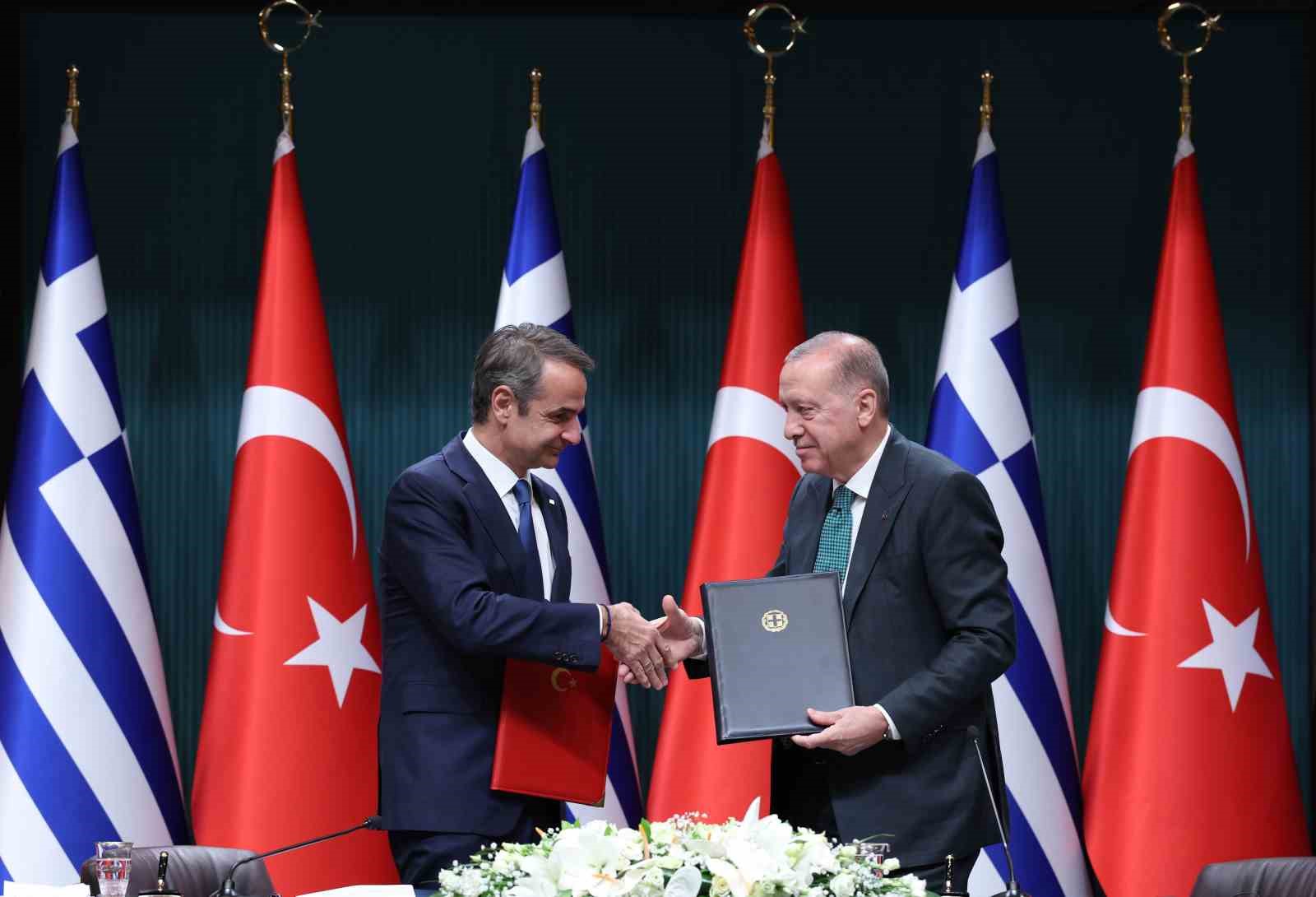 Cumhurbaşkanı Erdoğan: "(Yunanistan) Mevcut meseleler çetrefil olmakla birlikte uluslararası hukuk temelinde çözümsüzde değildir" 17 cumhurbaskani erdogan yunanistan mevcut meseleler cetrefil olmakla birlikte uluslararasi hukuk temelinde cozumsuzde degildir 13