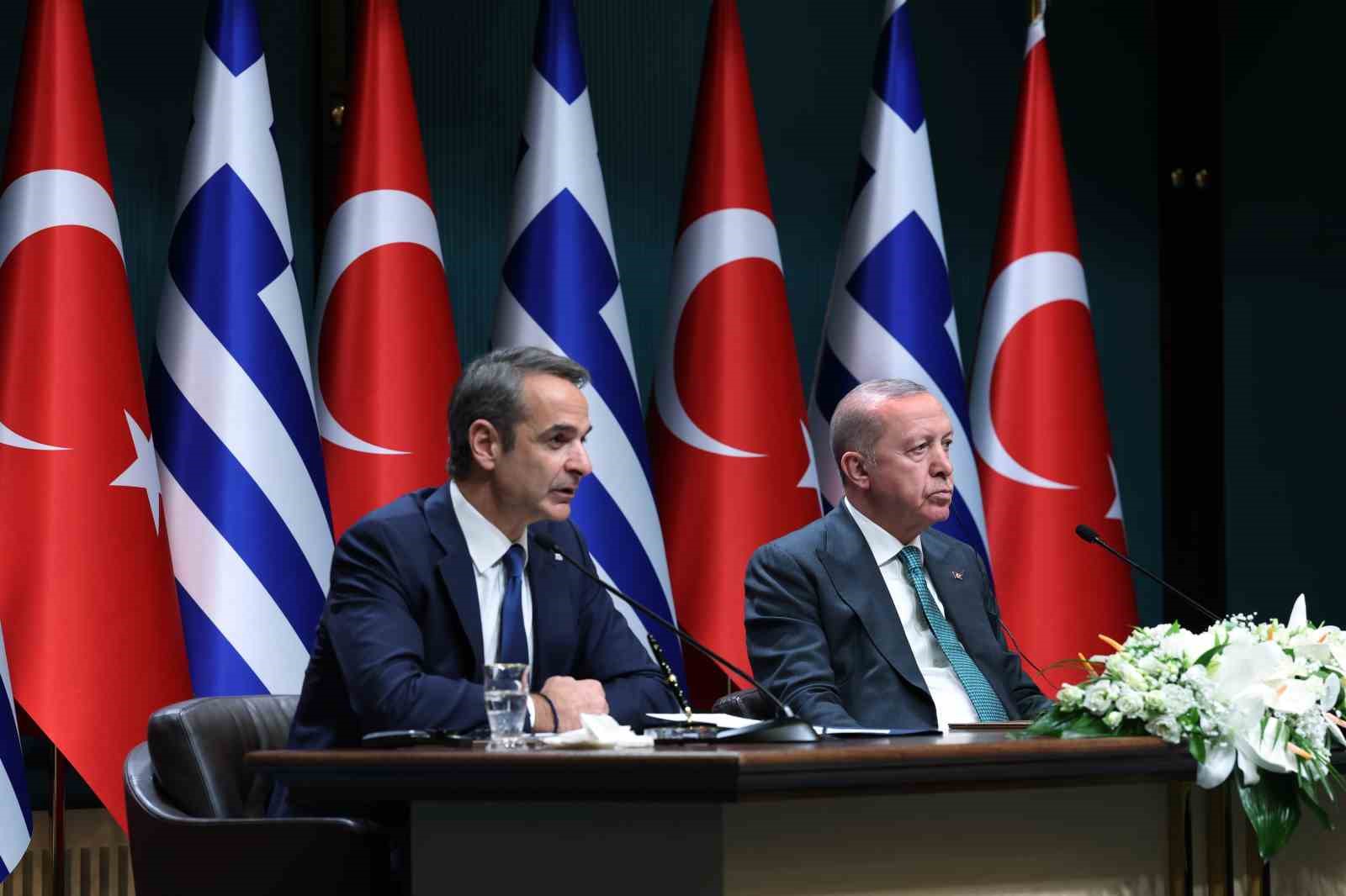 Cumhurbaşkanı Erdoğan: "(Yunanistan) Mevcut meseleler çetrefil olmakla birlikte uluslararası hukuk temelinde çözümsüzde değildir" 20 cumhurbaskani erdogan yunanistan mevcut meseleler cetrefil olmakla birlikte uluslararasi hukuk temelinde cozumsuzde degildir 16 EcqH4WjA