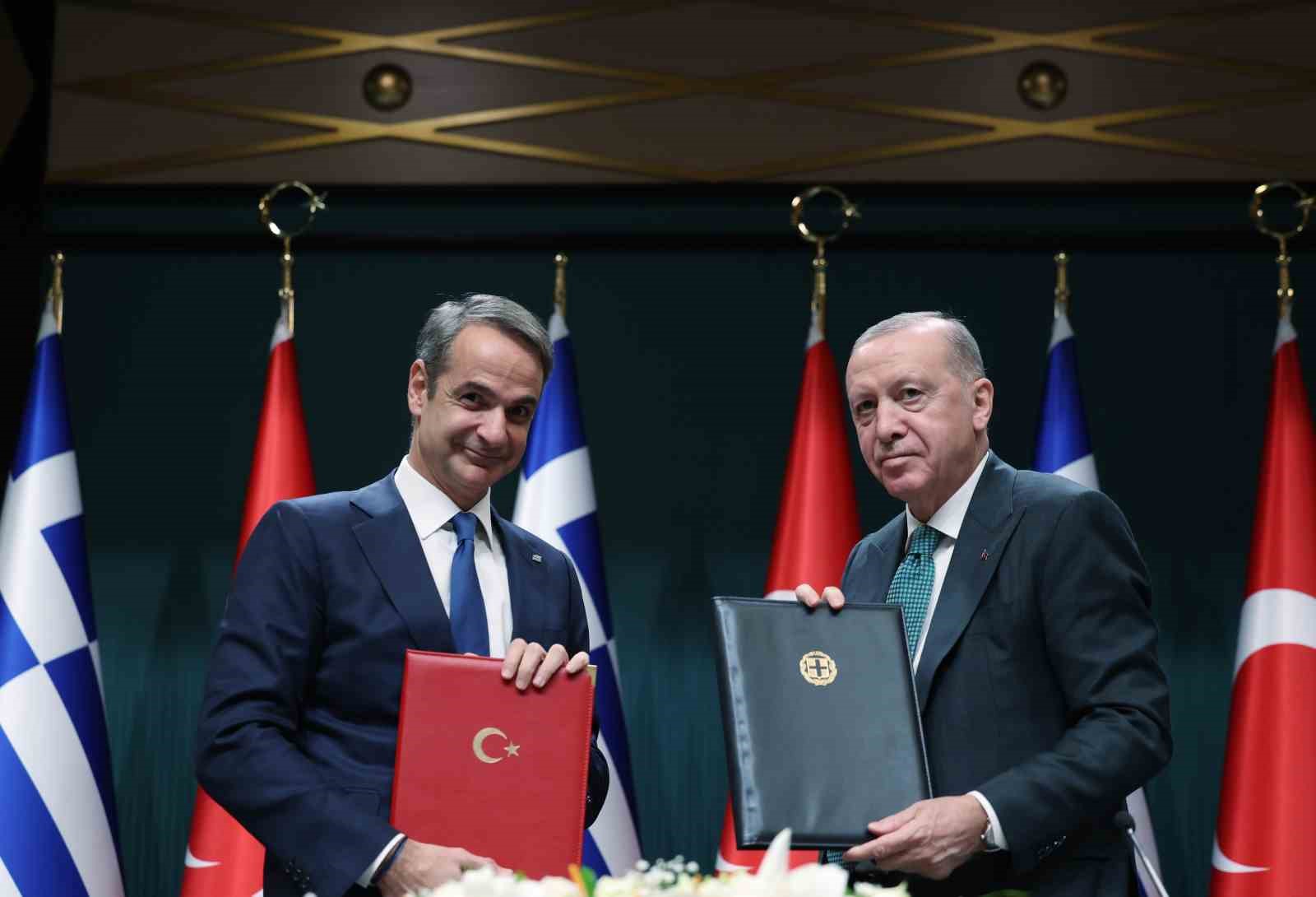 Cumhurbaşkanı Erdoğan: "(Yunanistan) Mevcut meseleler çetrefil olmakla birlikte uluslararası hukuk temelinde çözümsüzde değildir" 7 cumhurbaskani erdogan yunanistan mevcut meseleler cetrefil olmakla birlikte uluslararasi hukuk temelinde cozumsuzde degildir 3 pgsgAAB2