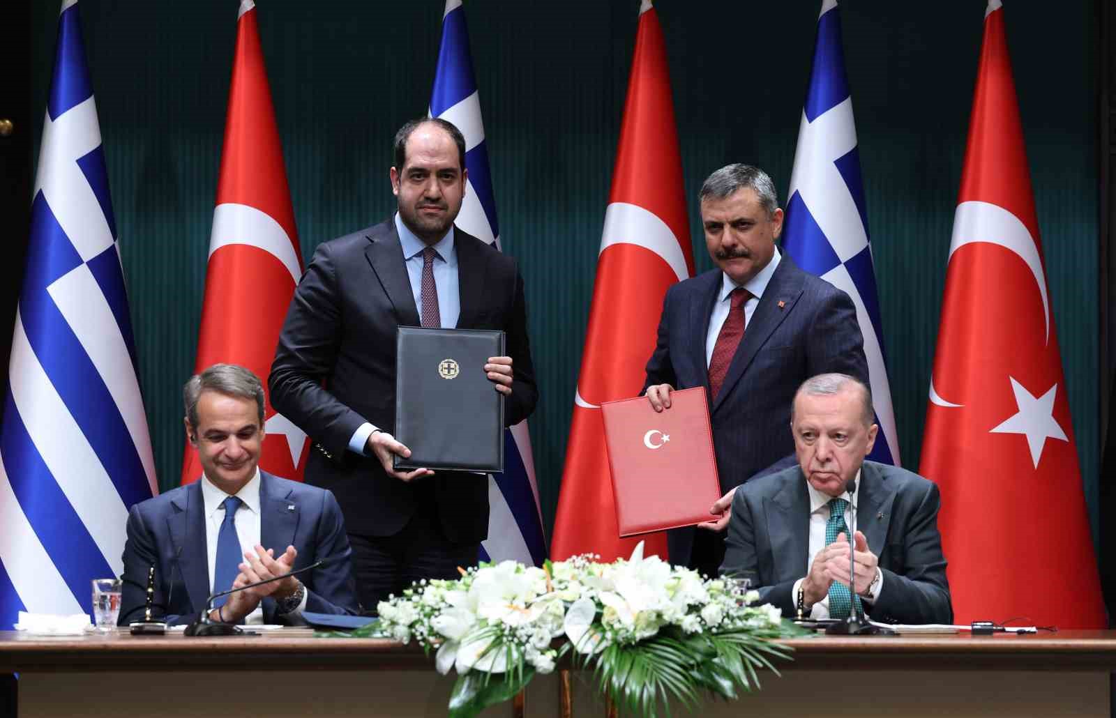Cumhurbaşkanı Erdoğan: "(Yunanistan) Mevcut meseleler çetrefil olmakla birlikte uluslararası hukuk temelinde çözümsüzde değildir" 12 cumhurbaskani erdogan yunanistan mevcut meseleler cetrefil olmakla birlikte uluslararasi hukuk temelinde cozumsuzde degildir 8 GlfrvGUJ