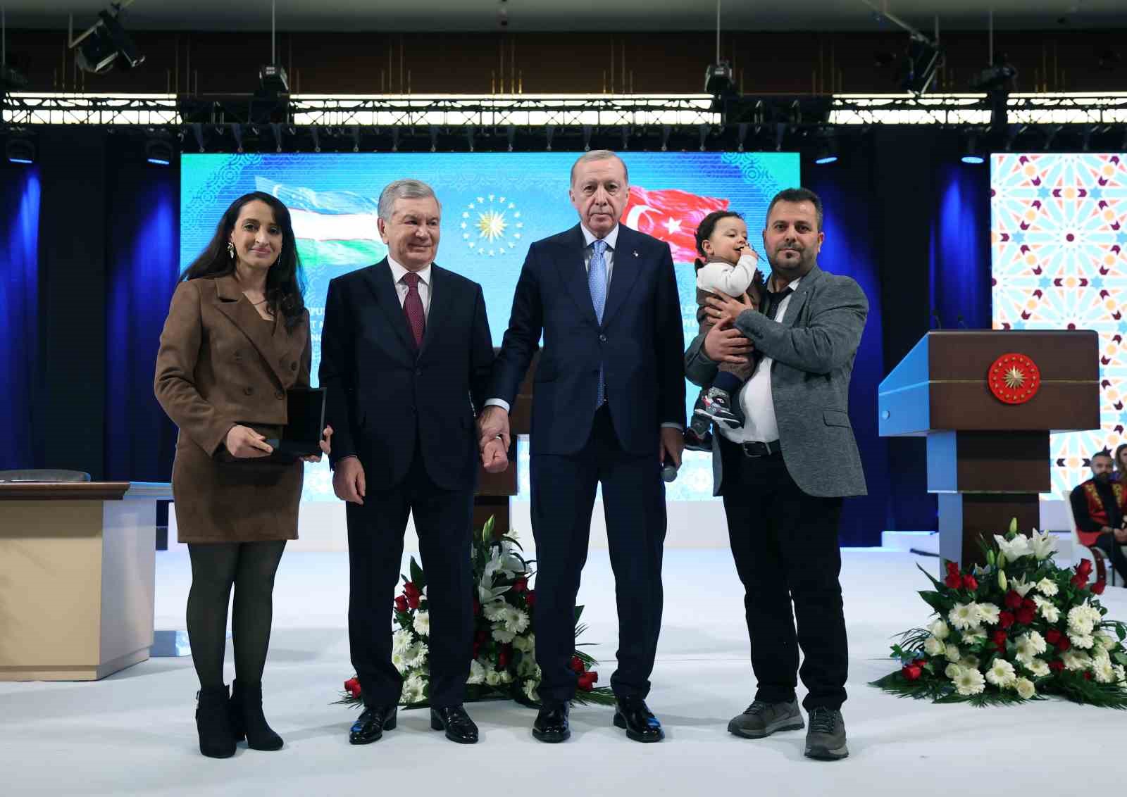 cumhurbaskani erdogan yurek yurege verdigimiz muddetce bulundugumuz asra turk dunyasinin muhrunu vuracagimizdan eminiz 5 F2gpHTuP