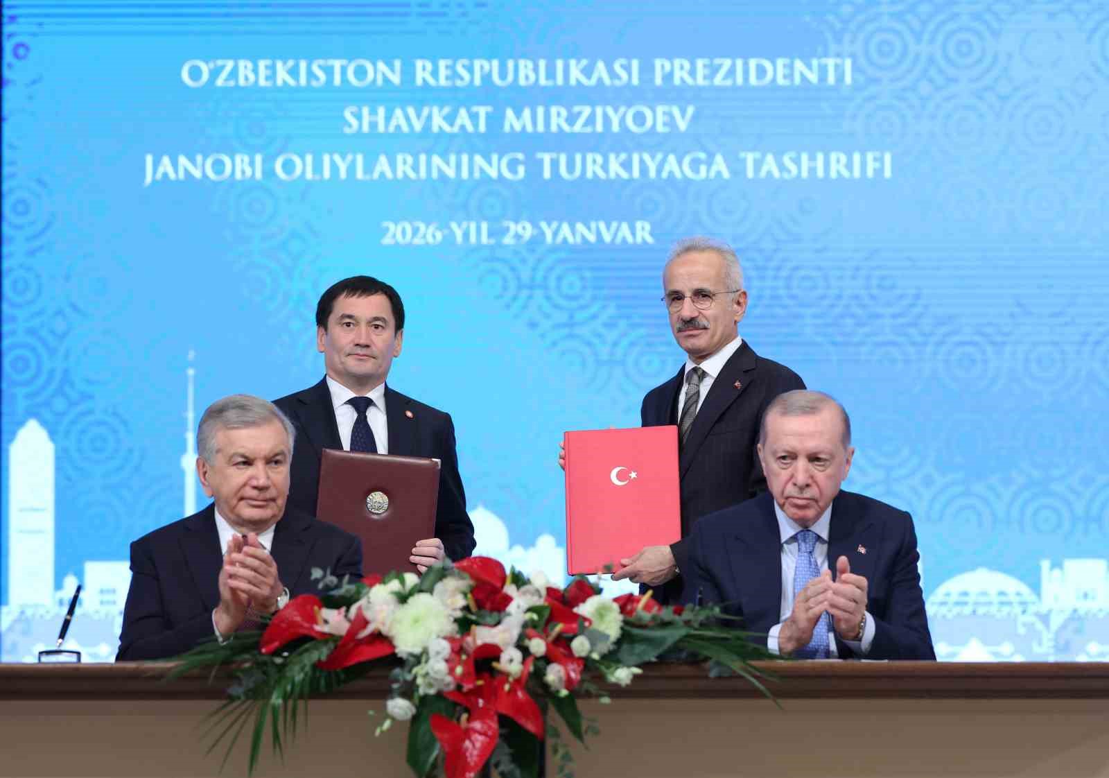 cumhurbaskani erdogan yurek yurege verdigimiz muddetce bulundugumuz asra turk dunyasinin muhrunu vuracagimizdan eminiz 7 B2LUGqfu