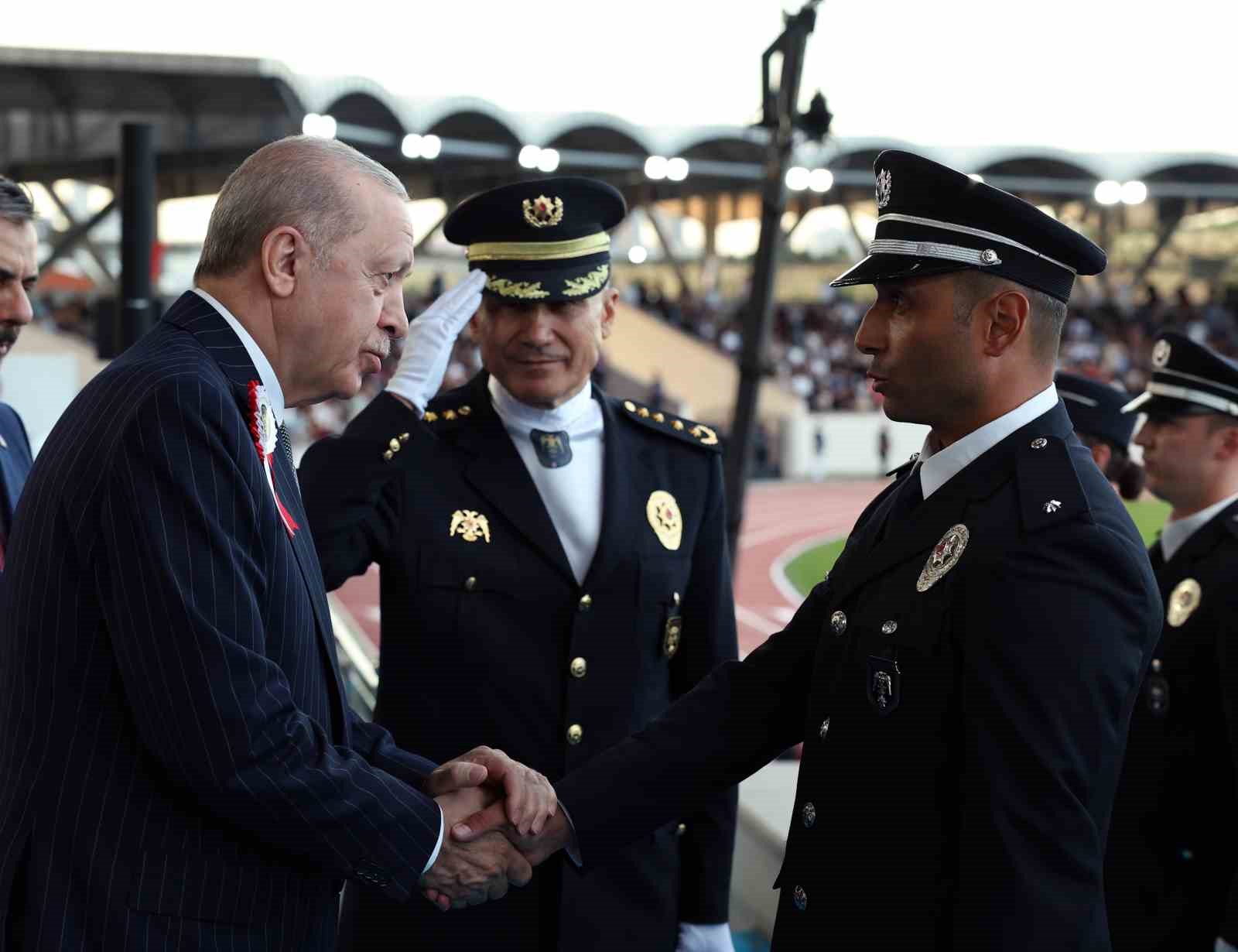 cumhurbaskani erdogan zor hassas ve mesuliyeti fevkalade yuksek bir gorevi icra eden emniyet teskilatimizin FIbTZMml