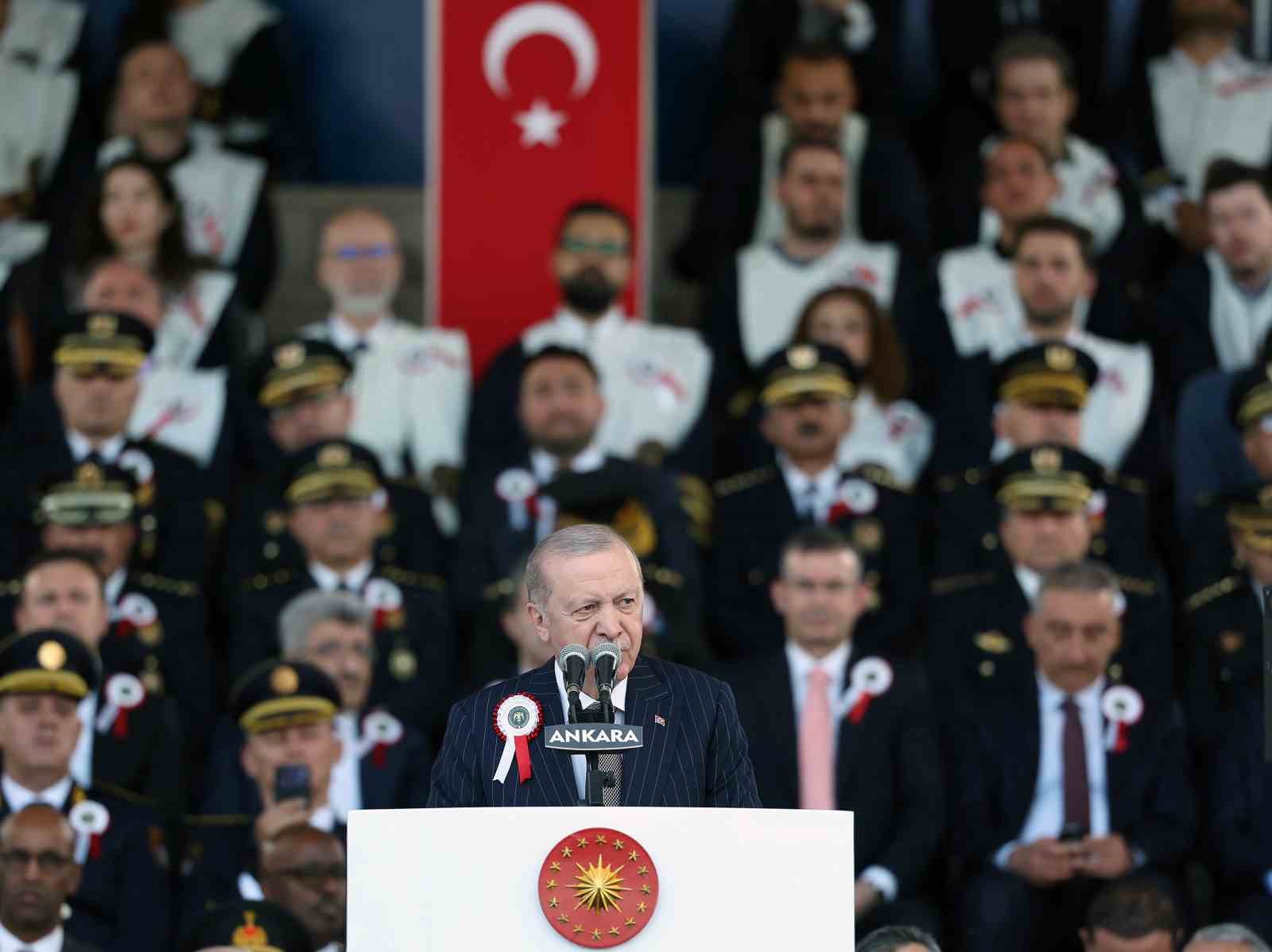 cumhurbaskani erdogan zor hassas ve mesuliyeti fevkalade yuksek bir gorevi icra eden emniyet teskilatimizin MaphRei4