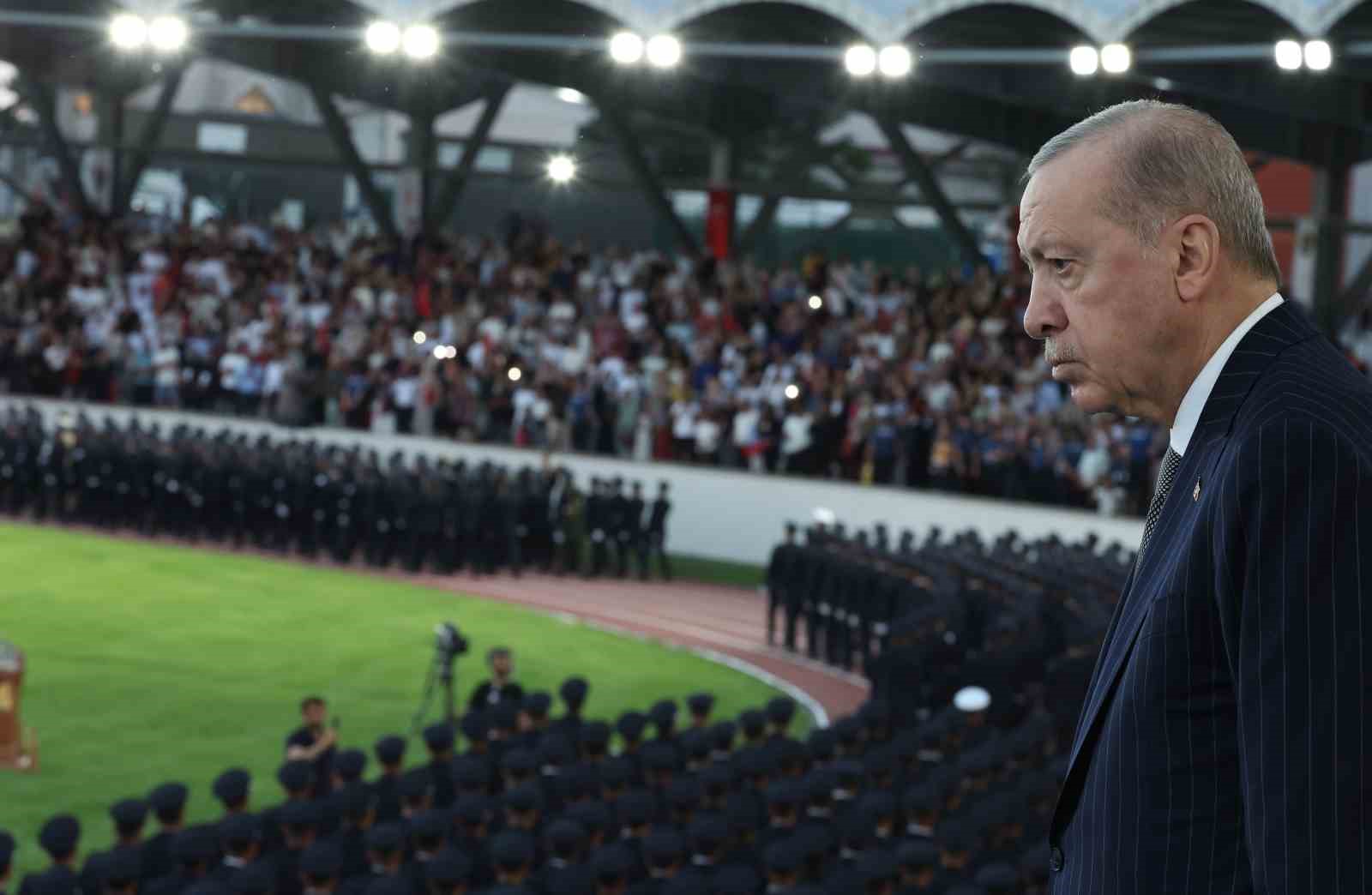cumhurbaskani erdogan zor hassas ve mesuliyeti fevkalade yuksek bir gorevi icra eden emniyet teskilatimizin