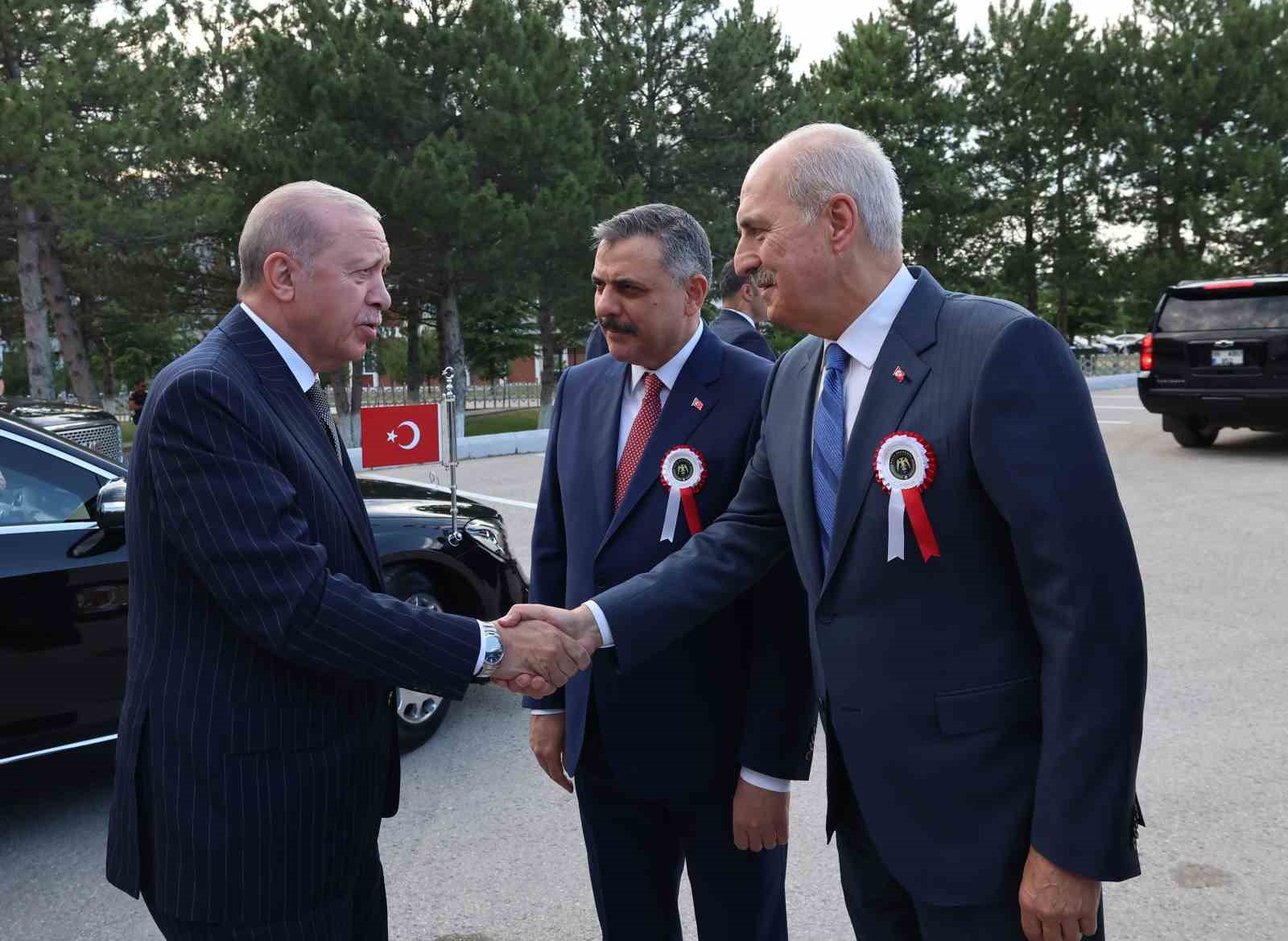 cumhurbaskani erdogan zor hassas ve mesuliyeti fevkalade yuksek bir gorevi icra eden emniyet teskilatimizin ryZJ8T3R