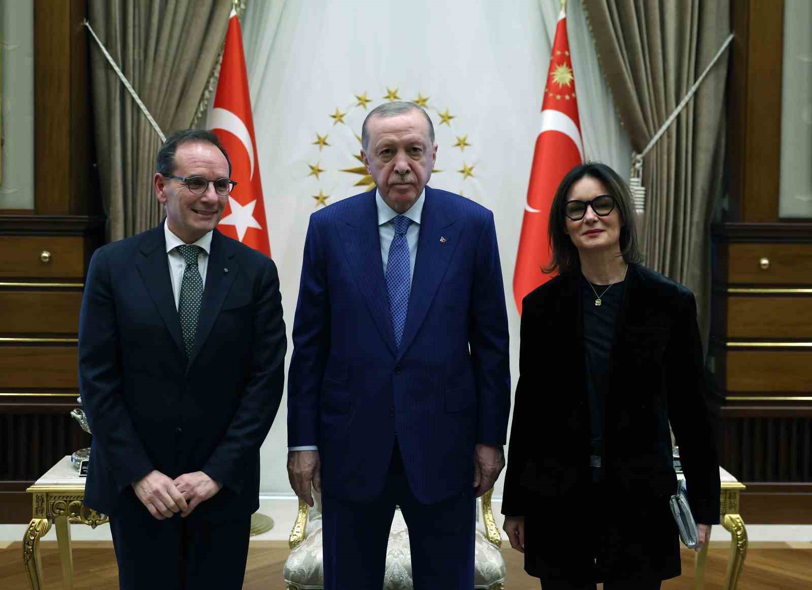 Cumhurbaşkanı Erdoğan’a 3 ülkenin büyükelçisinden güven mektubu 9 cumhurbaskani erdogana 3 ulkenin buyukelcisinden guven mektubu 5