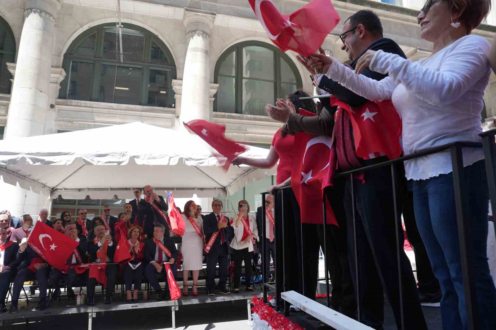 Cumhurbaşkanı Erdoğan’dan ABD’deki Türk toplumuna: "Mesafelerin ayıramayacağı kadar güçlü bir bağa sahibiz" 14 cumhurbaskani erdogandan abddeki turk toplumuna mesafelerin ayiramayacagi kadar guclu bir baga sahibiz 10 M7lEQqRJ