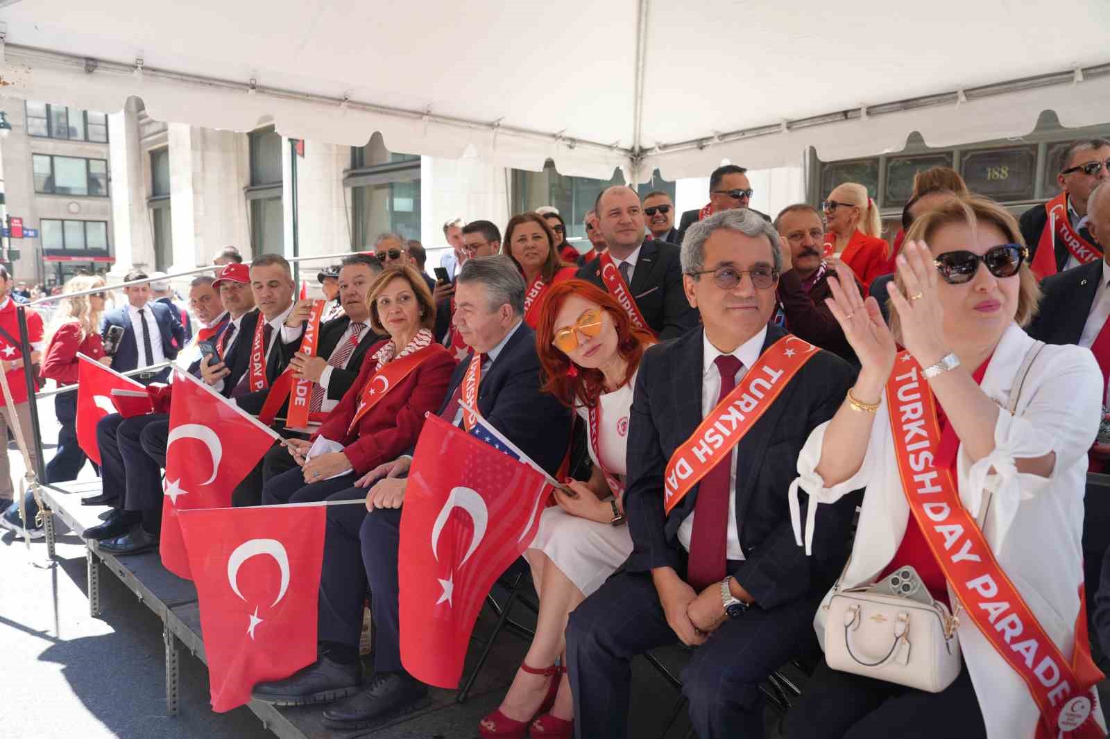 Cumhurbaşkanı Erdoğan’dan ABD’deki Türk toplumuna: "Mesafelerin ayıramayacağı kadar güçlü bir bağa sahibiz" 18 cumhurbaskani erdogandan abddeki turk toplumuna mesafelerin ayiramayacagi kadar guclu bir baga sahibiz 14 K1kLD9hN