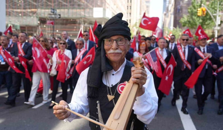 cumhurbaskani-erdogandan-abddeki-turk-toplumuna-mesafelerin-ayiramayacagi-kadar-guclu-bir-baga-sahibiz-axbXUNKV.jpg