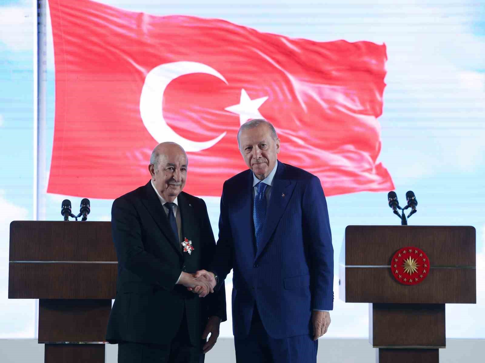 cumhurbaskani erdogandan cezayir cumhurbaskani tebbuna devlet nisani 3 AdFOR2YC