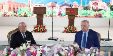 cumhurbaskani-erdogandan-cezayir-cumhurbaskani-tebbuna-devlet-nisani-NO67cz52.jpg