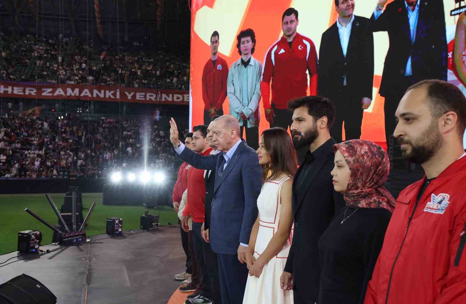 Cumhurbaşkanı Erdoğan’dan gençlere: "Kifayetsizlere asla prim vermeyin" 31 cumhurbaskani erdogandan genclere kifayetsizlere asla prim vermeyin 27