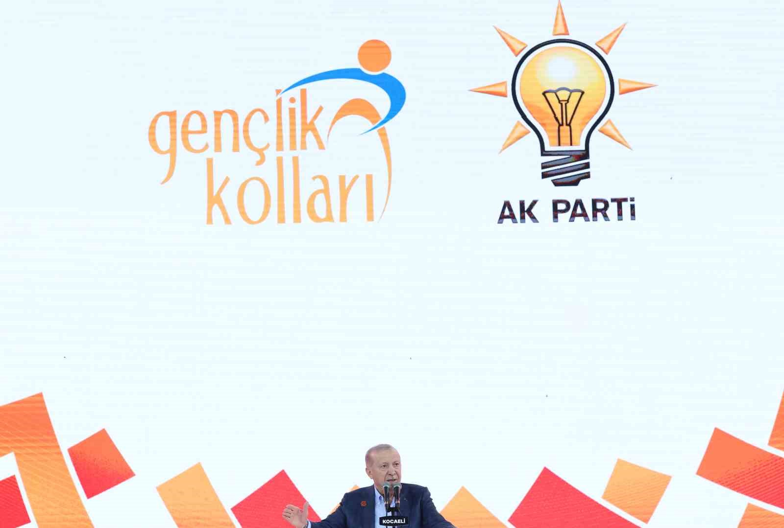 Cumhurbaşkanı Erdoğan’dan gençlere: "Kifayetsizlere asla prim vermeyin" 41 cumhurbaskani erdogandan genclere kifayetsizlere asla prim vermeyin 37 AbKlfWvy