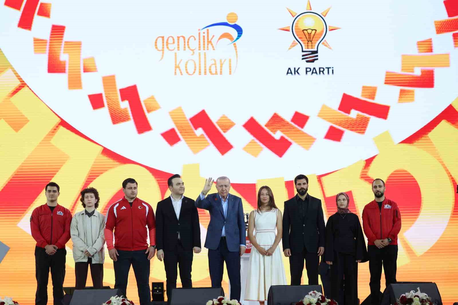 Cumhurbaşkanı Erdoğan’dan gençlere: "Kifayetsizlere asla prim vermeyin" 52 cumhurbaskani erdogandan genclere kifayetsizlere asla prim vermeyin 48 eAk3fCEs