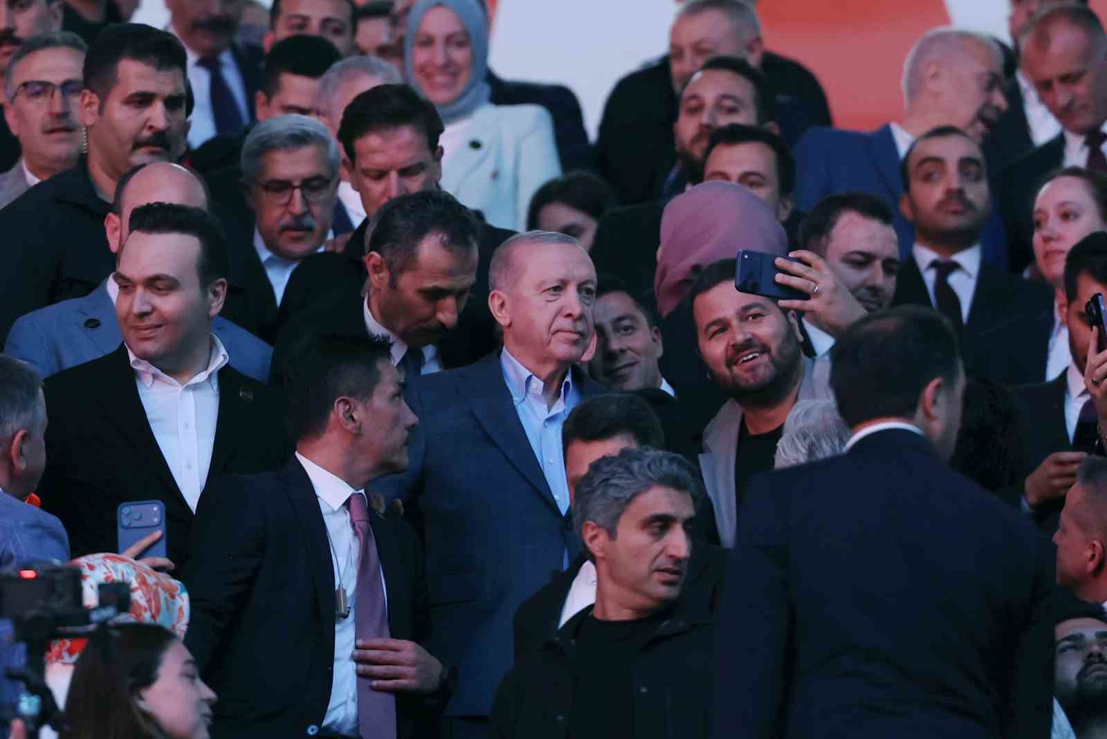 Cumhurbaşkanı Erdoğan’dan gençlere: "Kifayetsizlere asla prim vermeyin" 59 cumhurbaskani erdogandan genclere kifayetsizlere asla prim vermeyin 55 IZk9uZ3g