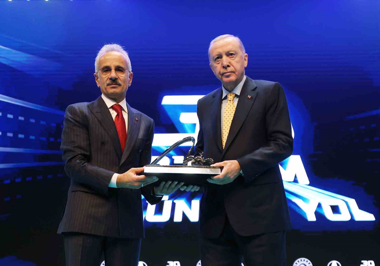 cumhurbaskani erdogandan muhalefete tepki yolsuzluk yapmadiysaniz rusvet almadiysaniz bu telas hali niye 23 2kd4WDOq