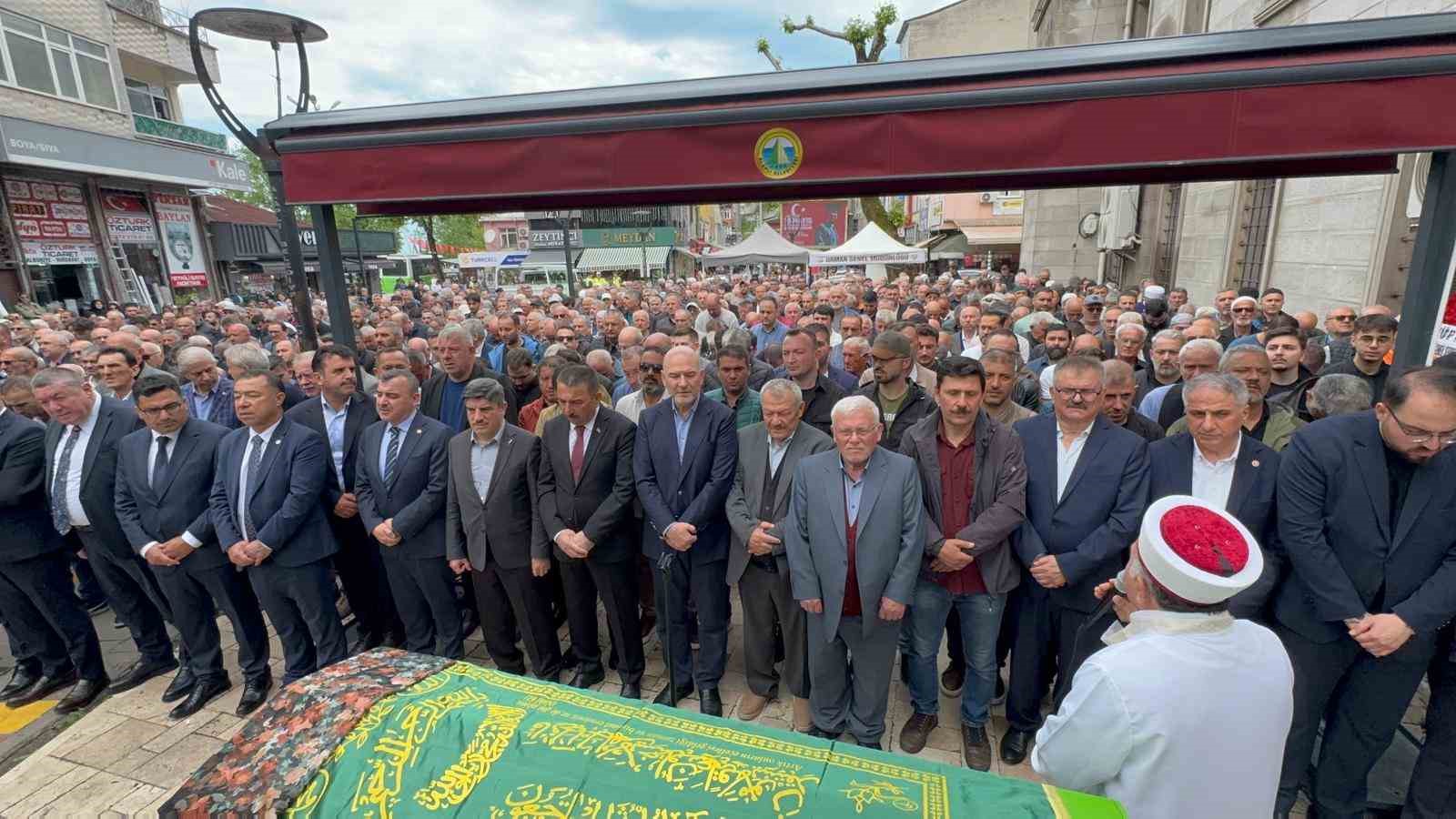 Cumhurbaşkanı Erdoğan’dan taziye telefonu, AK Parti eski MKYK üyesi son yolculuğuna uğurlandı 5 cumhurbaskani erdogandan taziye telefonu ak parti eski mkyk uyesi son yolculuguna ugurlandi 1 tzeUSvZc
