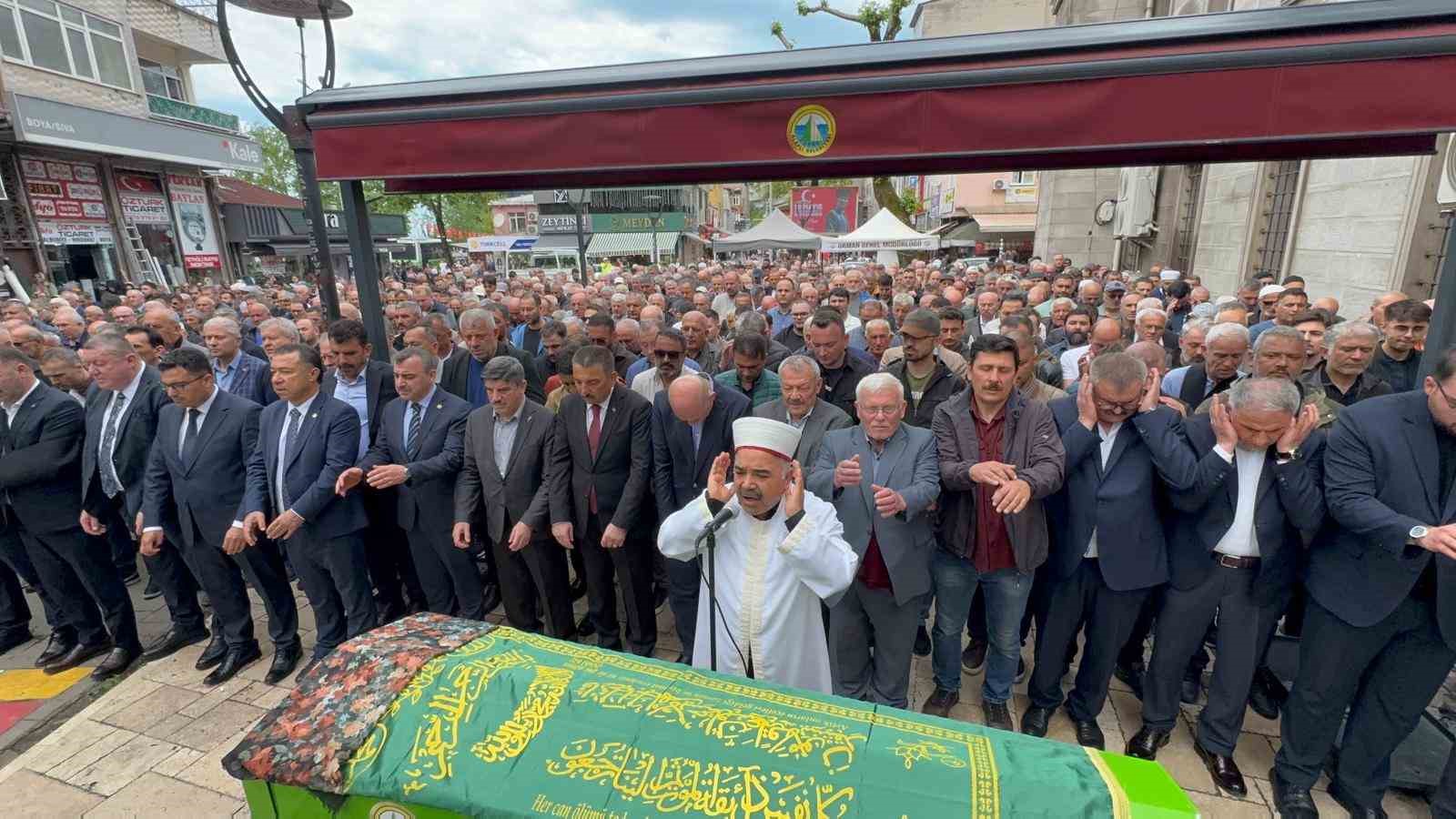 Cumhurbaşkanı Erdoğan’dan taziye telefonu, AK Parti eski MKYK üyesi son yolculuğuna uğurlandı 6 cumhurbaskani erdogandan taziye telefonu ak parti eski mkyk uyesi son yolculuguna ugurlandi 2