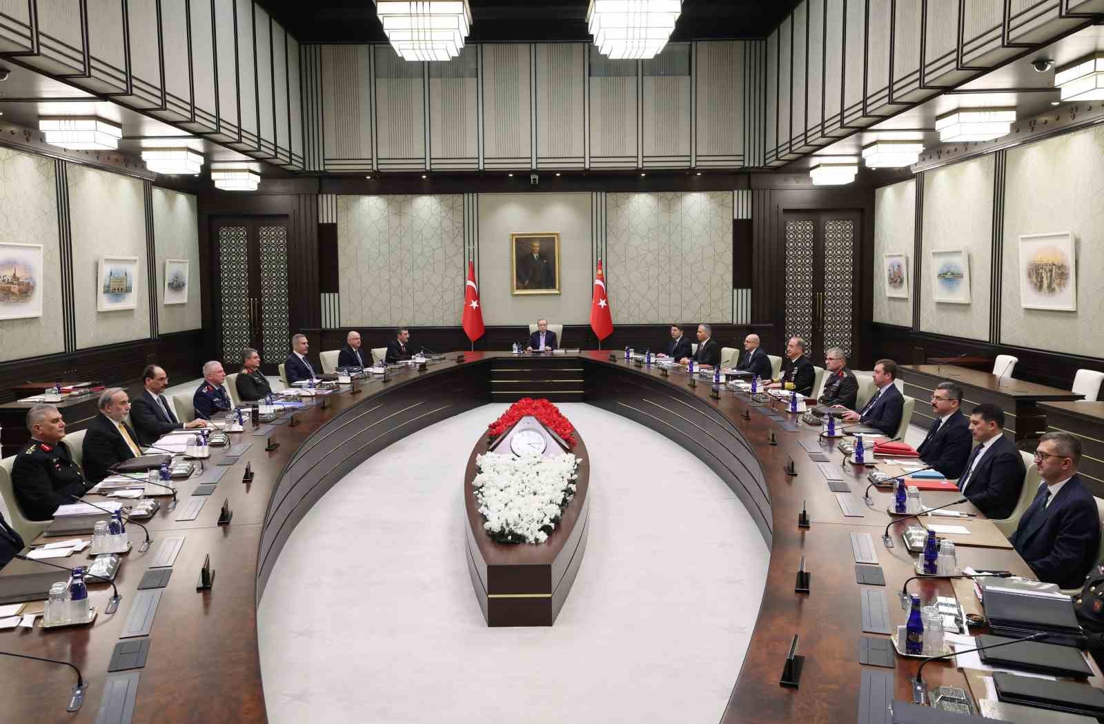 Cumhurbaşkanı Recep Tayyip Erdoğan başkanlığındaki yılın ilk Milli Güvenlik Kurulu (MGK) toplantısı Beştepe’de başladı. 6 cumhurbaskani recep tayyip erdogan baskanligindaki yilin ilk milli guvenlik kurulu mgk toplantisi bestepede basladi p6sJhSCW