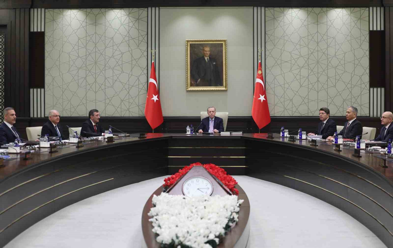 Cumhurbaşkanı Recep Tayyip Erdoğan başkanlığındaki yılın ilk Milli Güvenlik Kurulu (MGK) toplantısı Beştepe’de başladı. 4 cumhurbaskani recep tayyip erdogan baskanligindaki yilin ilk milli guvenlik kurulu mgk toplantisi bestepede basladi