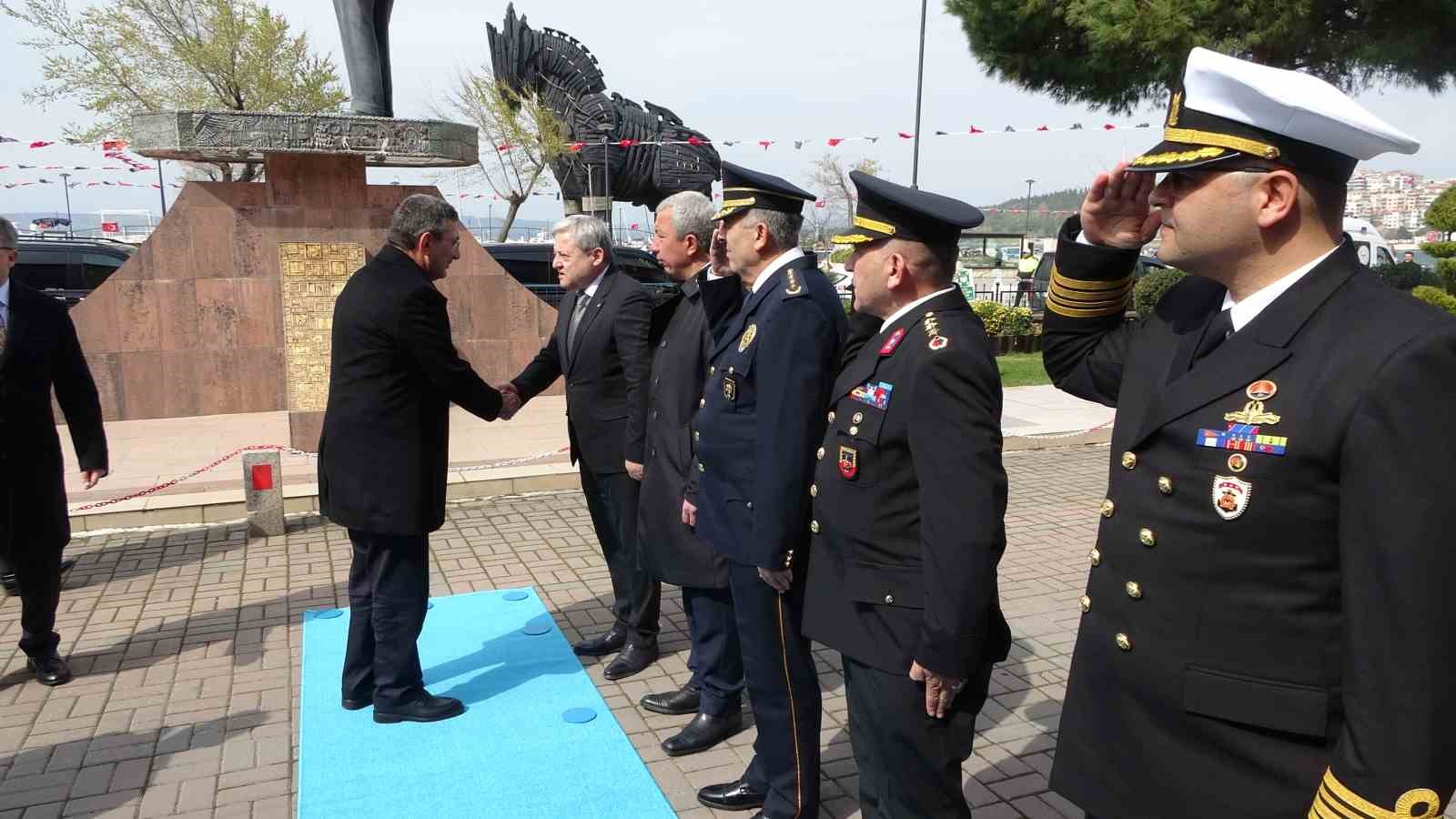 cumhurbaskani yardimcisi cevdet yilmaz canakkale valiligini ziyaret etti 1 9hArKsjt