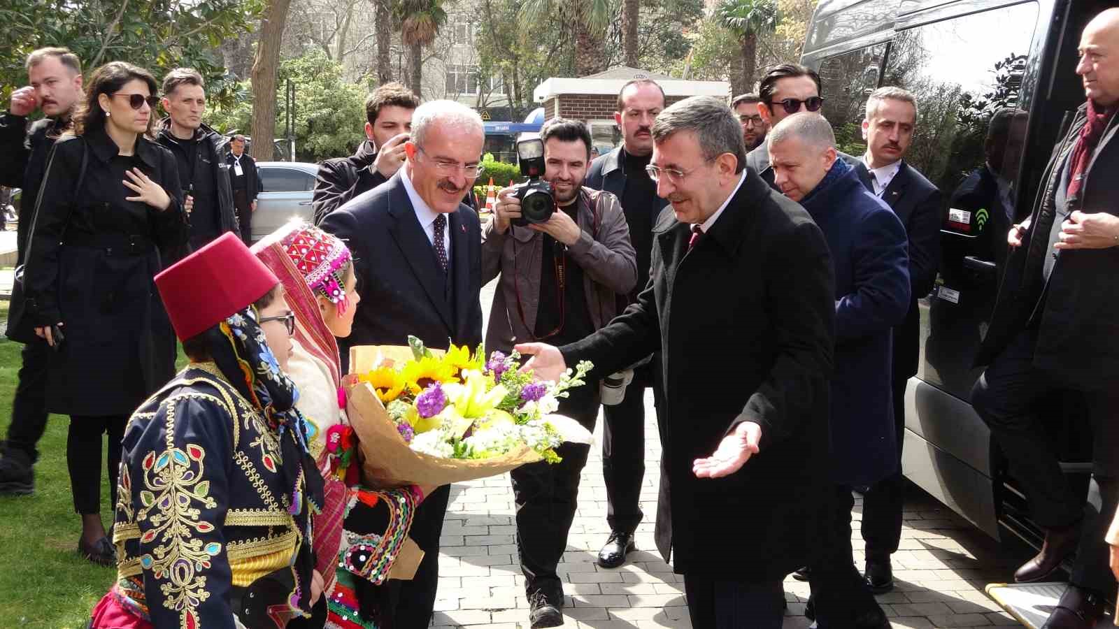 cumhurbaskani yardimcisi cevdet yilmaz canakkale valiligini ziyaret etti 3 jYz4clC4