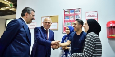 cumhurbaskani-yardimcisi-cevdet-yilmaz-fatih-merkez-kutuphanesini-ziyaret-etti-lEzXRIJu.jpg