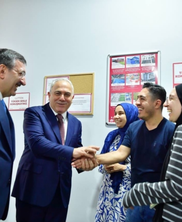 cumhurbaskani-yardimcisi-cevdet-yilmaz-fatih-merkez-kutuphanesini-ziyaret-etti-lEzXRIJu.jpg
