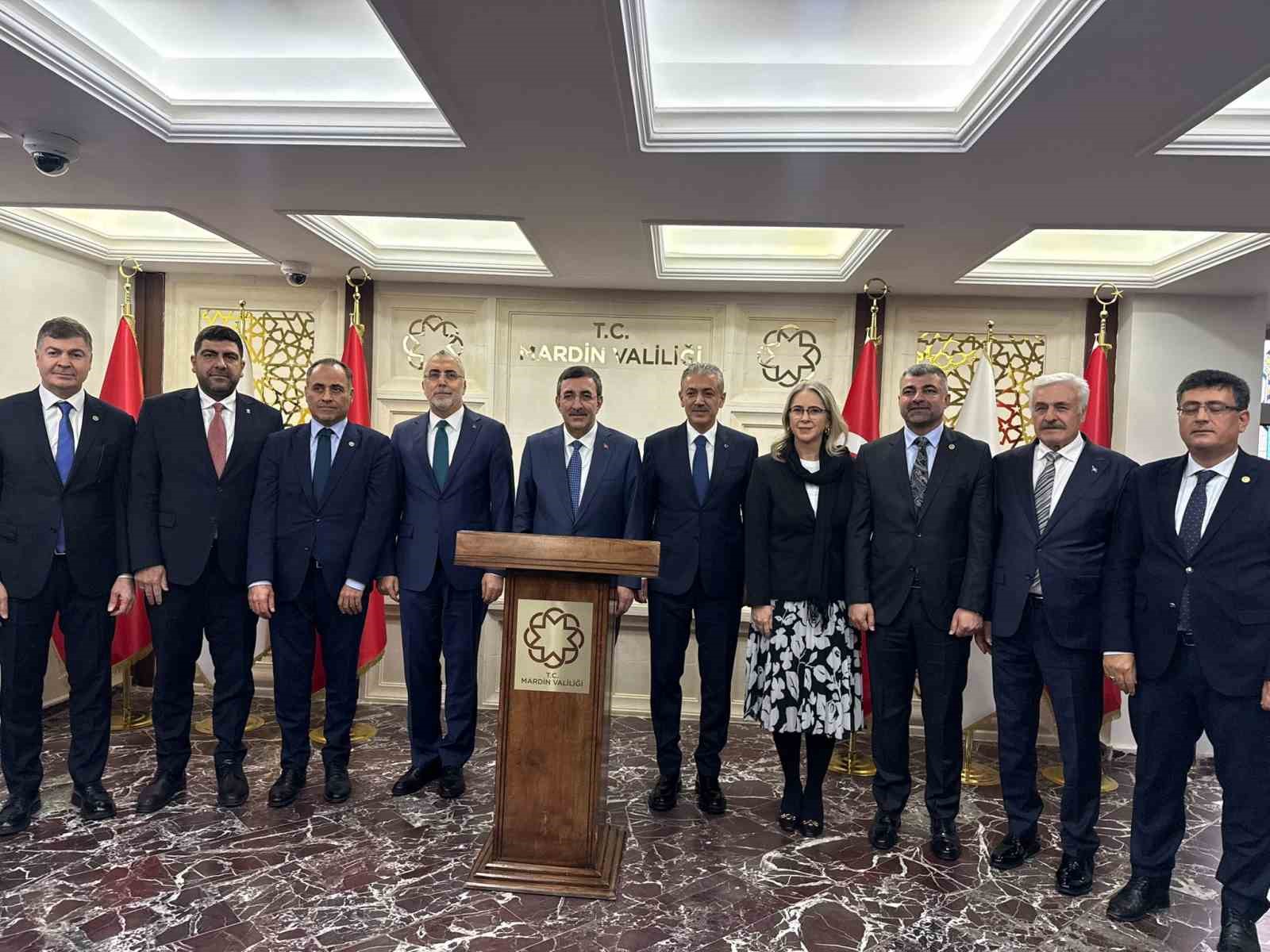 cumhurbaskani yardimcisi cevdet yilmaz mardinde 0 TI5umsCX