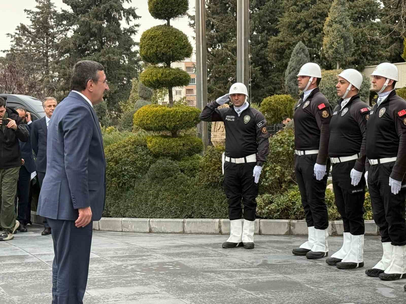 cumhurbaskani yardimcisi cevdet yilmaz mardinde 1 bXk4jFNi