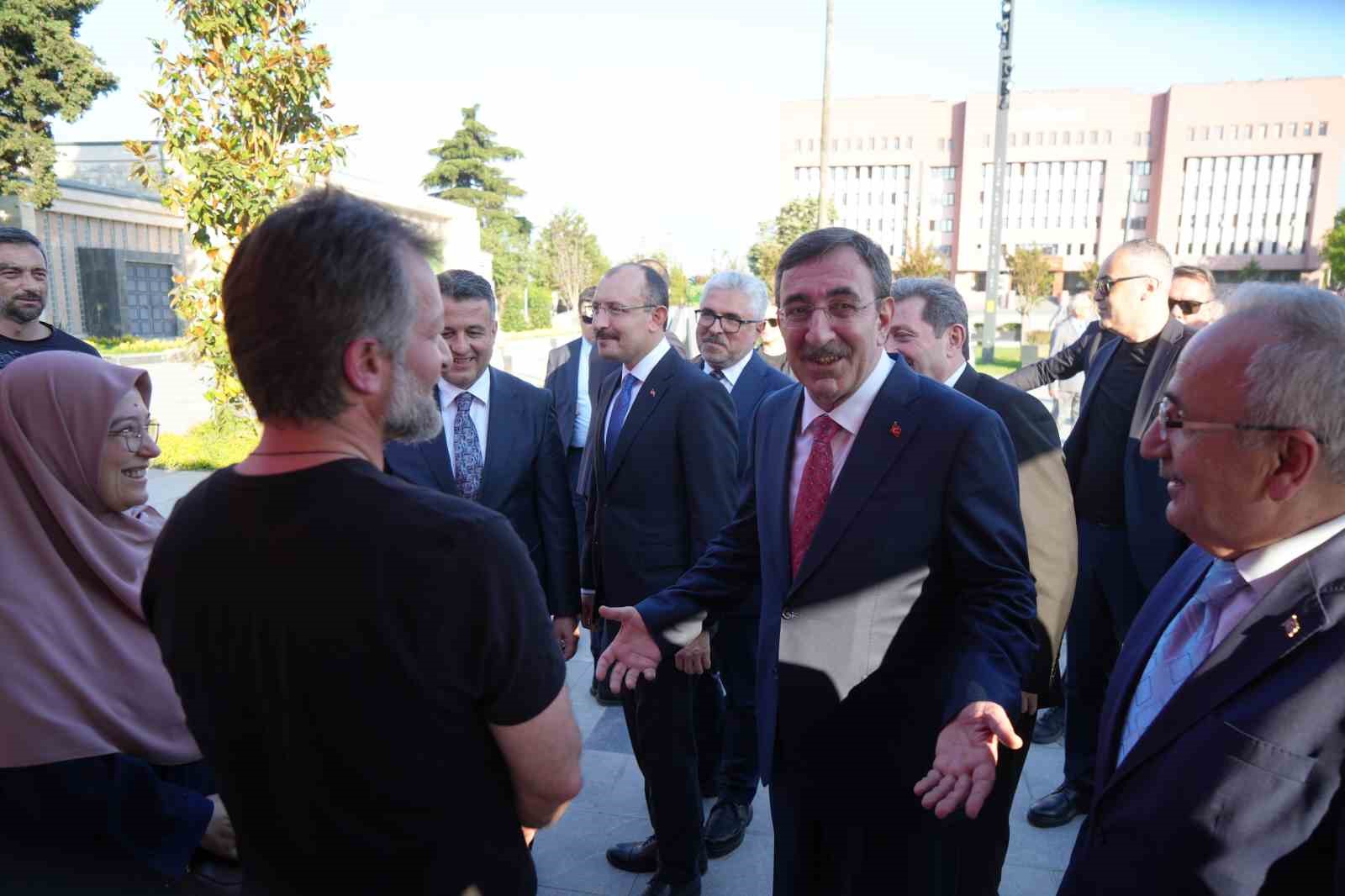 cumhurbaskani yardimcisi cevdet yilmaz samsunda 0 YdT92iIT