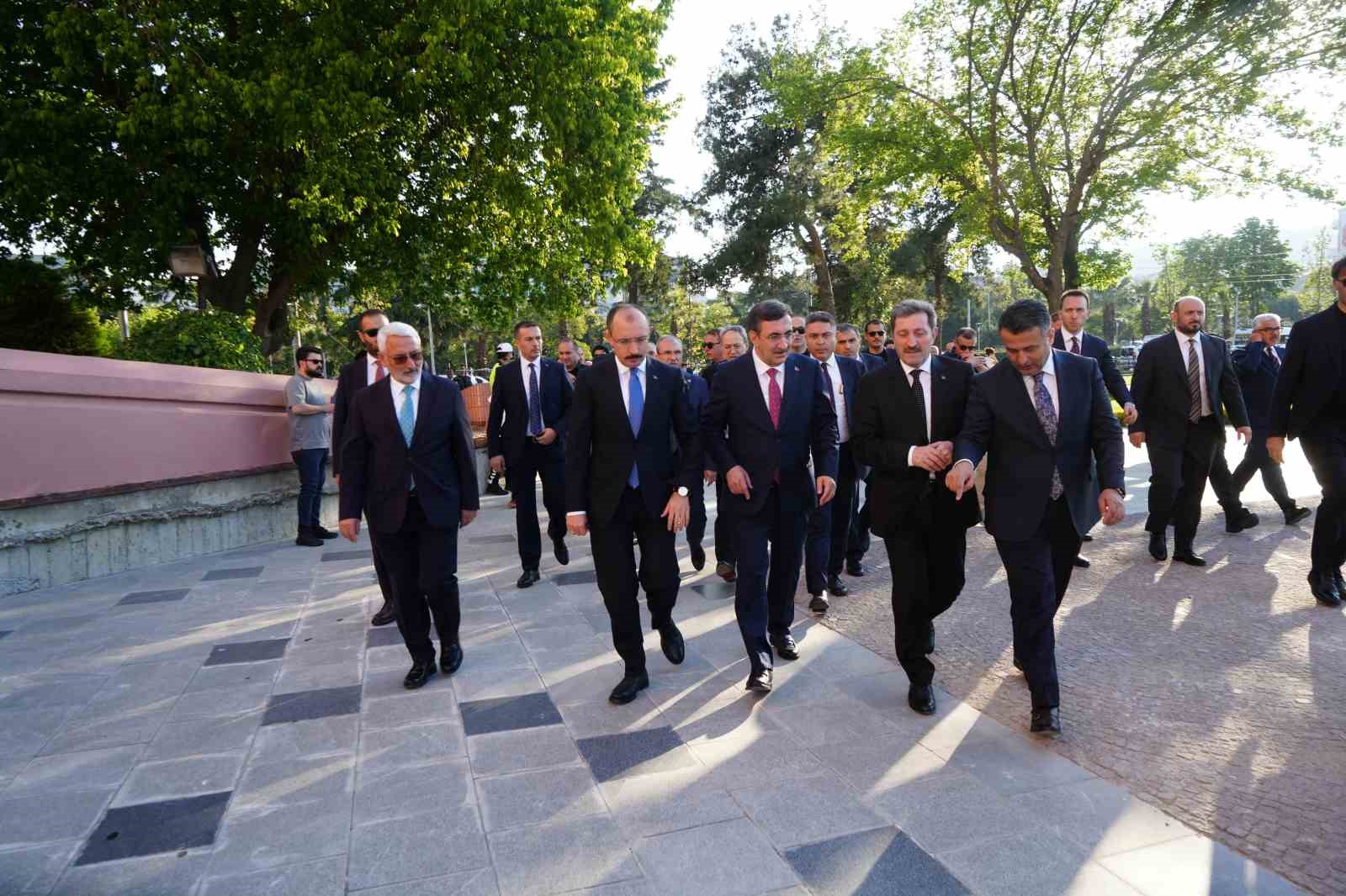 cumhurbaskani yardimcisi cevdet yilmaz samsunda 3 nl2UADdP