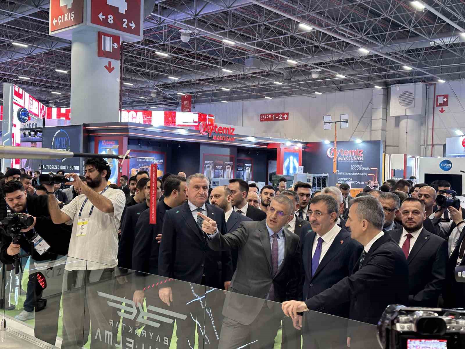 cumhurbaskani yardimcisi cevdet yilmaz turkiye savunma sanayiinde bir devrim yasadi 7 9aQrjEuv