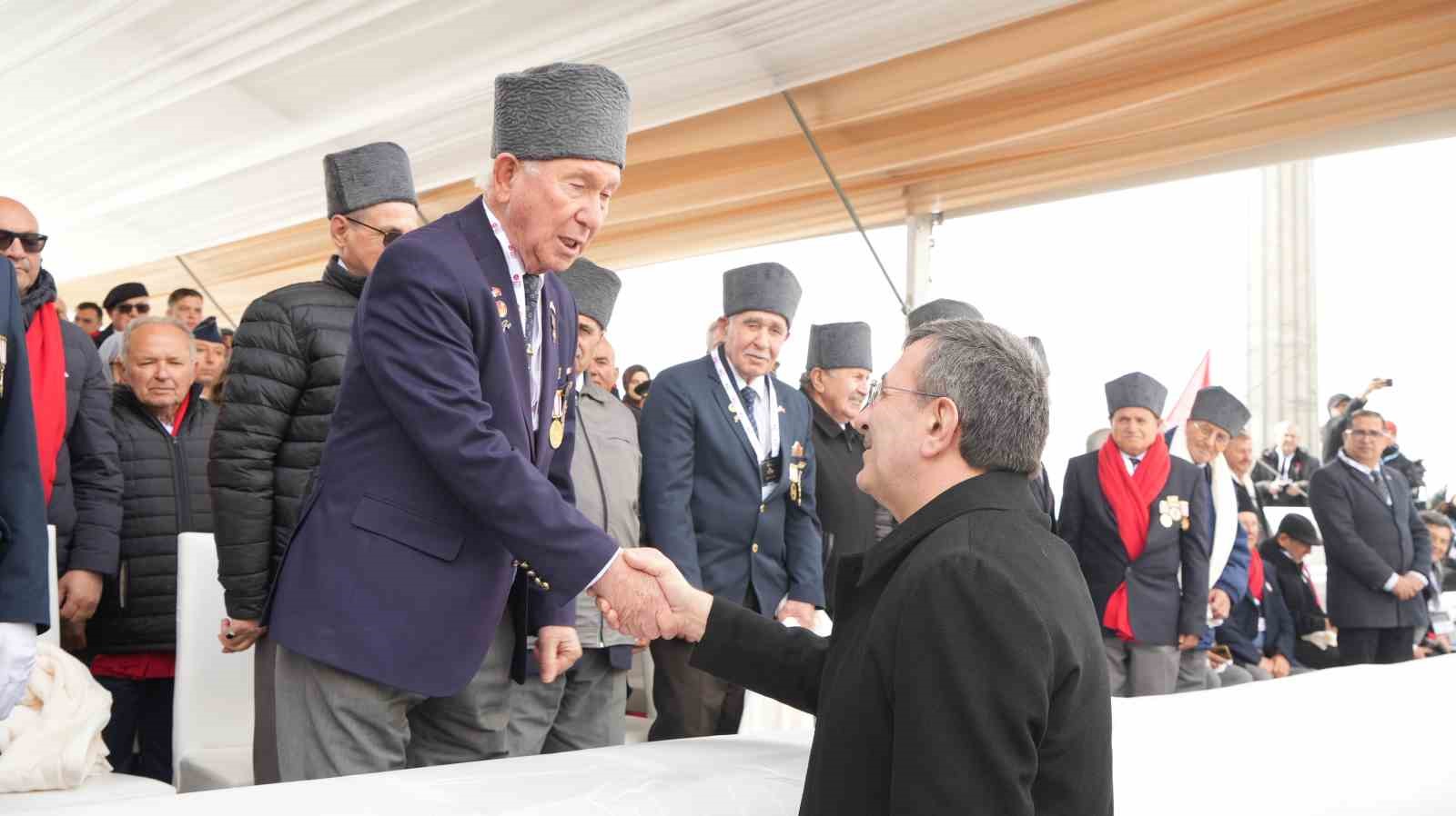 Cumhurbaşkanı Yardımcısı Yılmaz: "Azimle inşa ettiğimiz Türkiye Yüzyılı’nın da en sağlam dayanağı Çanakkale ruhudur" 7 cumhurbaskani yardimcisi yilmaz azimle insa ettigimiz turkiye yuzyilinin da en saglam dayanagi canakkale ruhudur 9udjl8sg