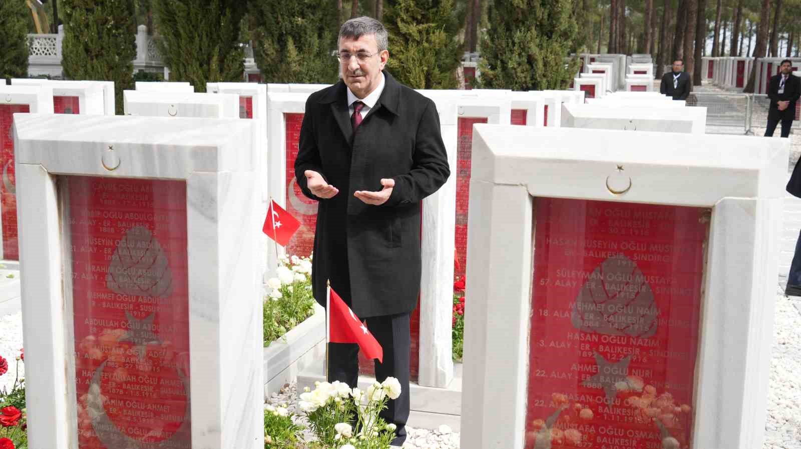 Cumhurbaşkanı Yardımcısı Yılmaz: "Azimle inşa ettiğimiz Türkiye Yüzyılı’nın da en sağlam dayanağı Çanakkale ruhudur" 16 cumhurbaskani yardimcisi yilmaz azimle insa ettigimiz turkiye yuzyilinin da en saglam dayanagi canakkale ruhudur IEhKrKUf