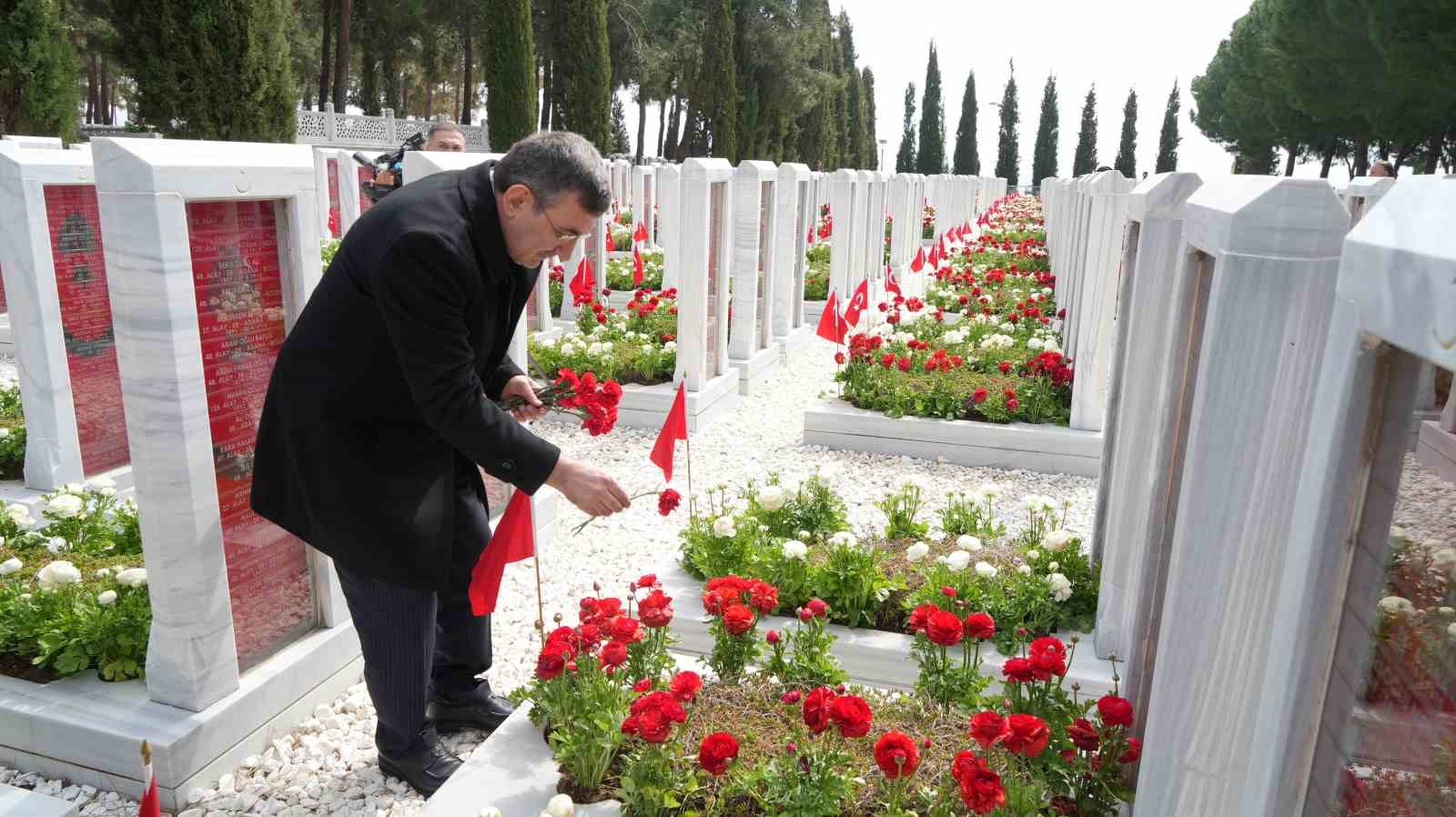 Cumhurbaşkanı Yardımcısı Yılmaz: "Azimle inşa ettiğimiz Türkiye Yüzyılı’nın da en sağlam dayanağı Çanakkale ruhudur" 15 cumhurbaskani yardimcisi yilmaz azimle insa ettigimiz turkiye yuzyilinin da en saglam dayanagi canakkale ruhudur RGSLi4le