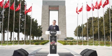 cumhurbaskani-yardimcisi-yilmaz-azimle-insa-ettigimiz-turkiye-yuzyilinin-da-en-saglam-dayanagi-canakkale-ruhudur-hhYwXIbj.jpg