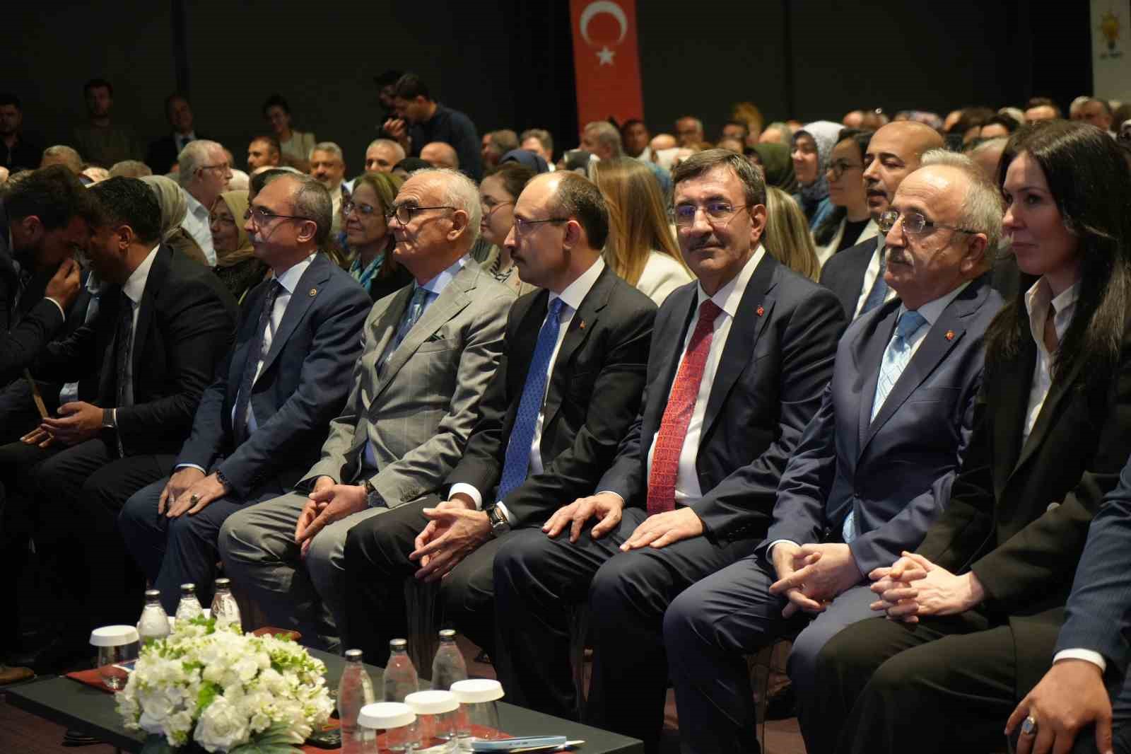 Cumhurbaşkanı Yardımcısı Yılmaz: "Bir taraftan büyümeye devam ederken, enflasyonu düşürmek için de yoğun gayret içindeyiz" 7 cumhurbaskani yardimcisi yilmaz bir taraftan buyumeye devam ederken enflasyonu dusurmek icin de yogun gayret i6uq7VPh