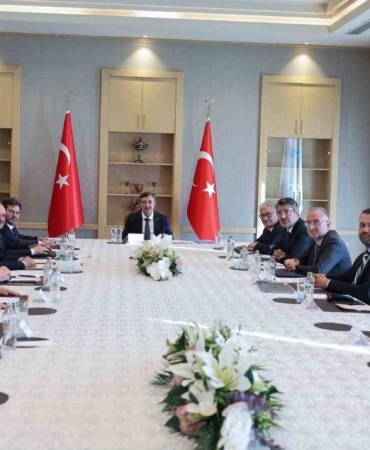 cumhurbaskani-yardimcisi-yilmaz-cumhurbaskanligi-ekonomi-politikalari-kurulu-uyeleriyle-bir-araya-geldi-Q5QIAID1.jpg