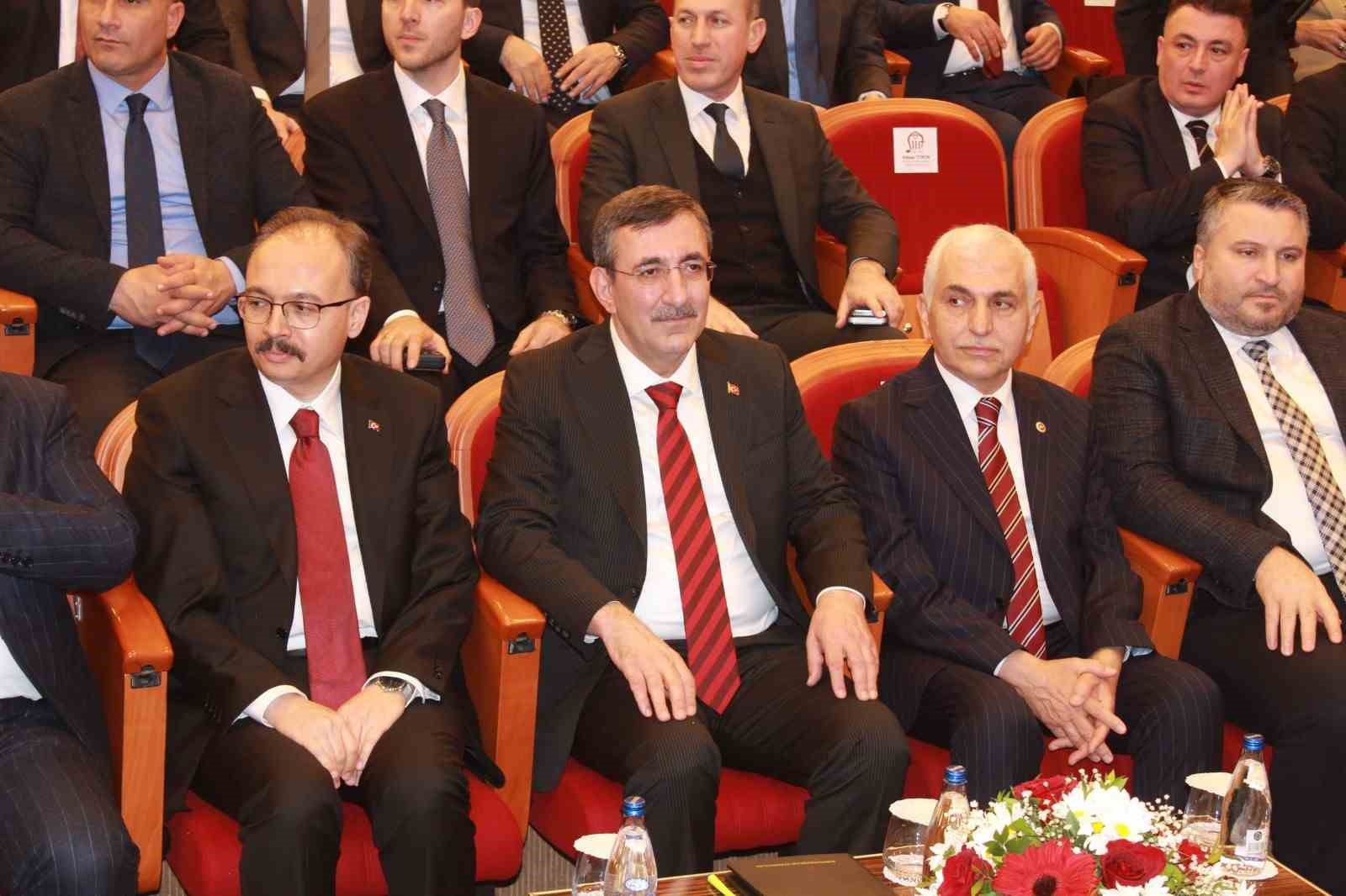 cumhurbaskani yardimcisi yilmaz demokrasi diyorsak hepimizin siddeti teroru bir kenara koymamiz lazim 5 vw69wiuS