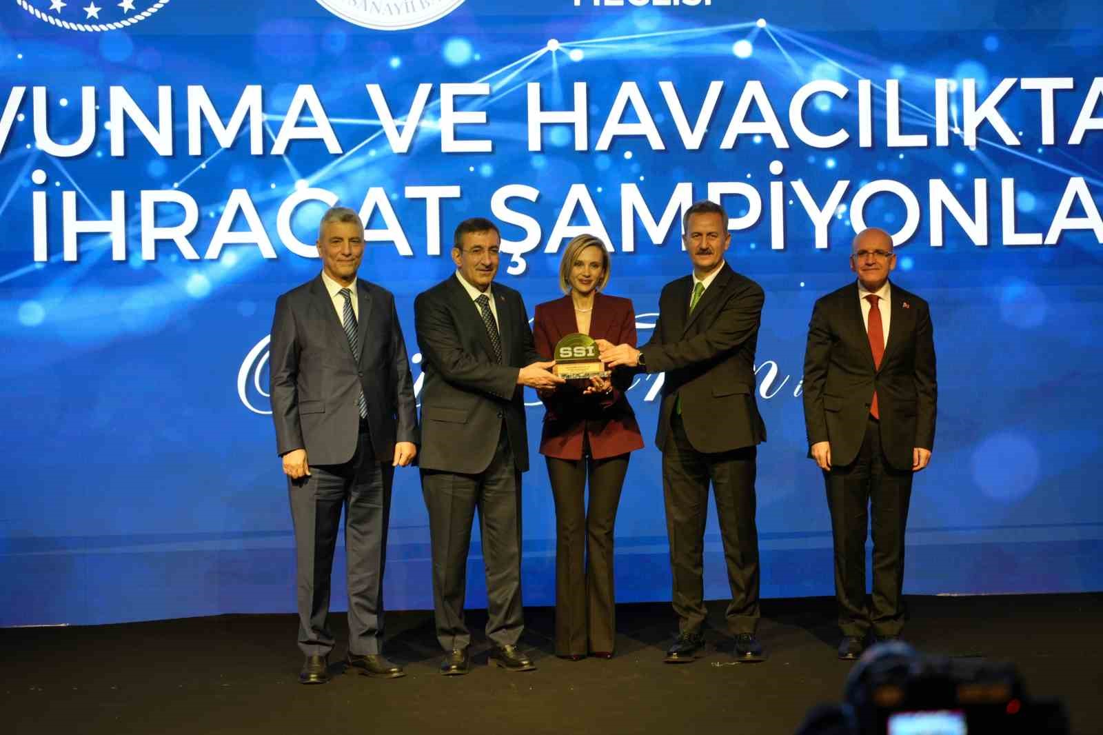 Cumhurbaşkanı Yardımcısı Yılmaz: "Geçmişte paramızı ödediğimiz halde alamadığımız ürünleri bugün dünyaya satıyoruz" 6 cumhurbaskani yardimcisi yilmaz gecmiste paramizi odedigimiz halde alamadigimiz urunleri bugun dunyaya satiyoruz 2 CDerru2N