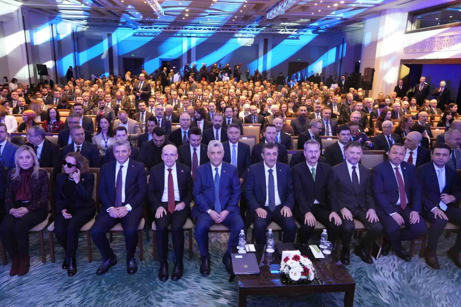 Cumhurbaşkanı Yardımcısı Yılmaz: "Geçmişte paramızı ödediğimiz halde alamadığımız ürünleri bugün dünyaya satıyoruz" 7 cumhurbaskani yardimcisi yilmaz gecmiste paramizi odedigimiz halde alamadigimiz urunleri bugun dunyaya satiyoruz 3 q5OM9bJf