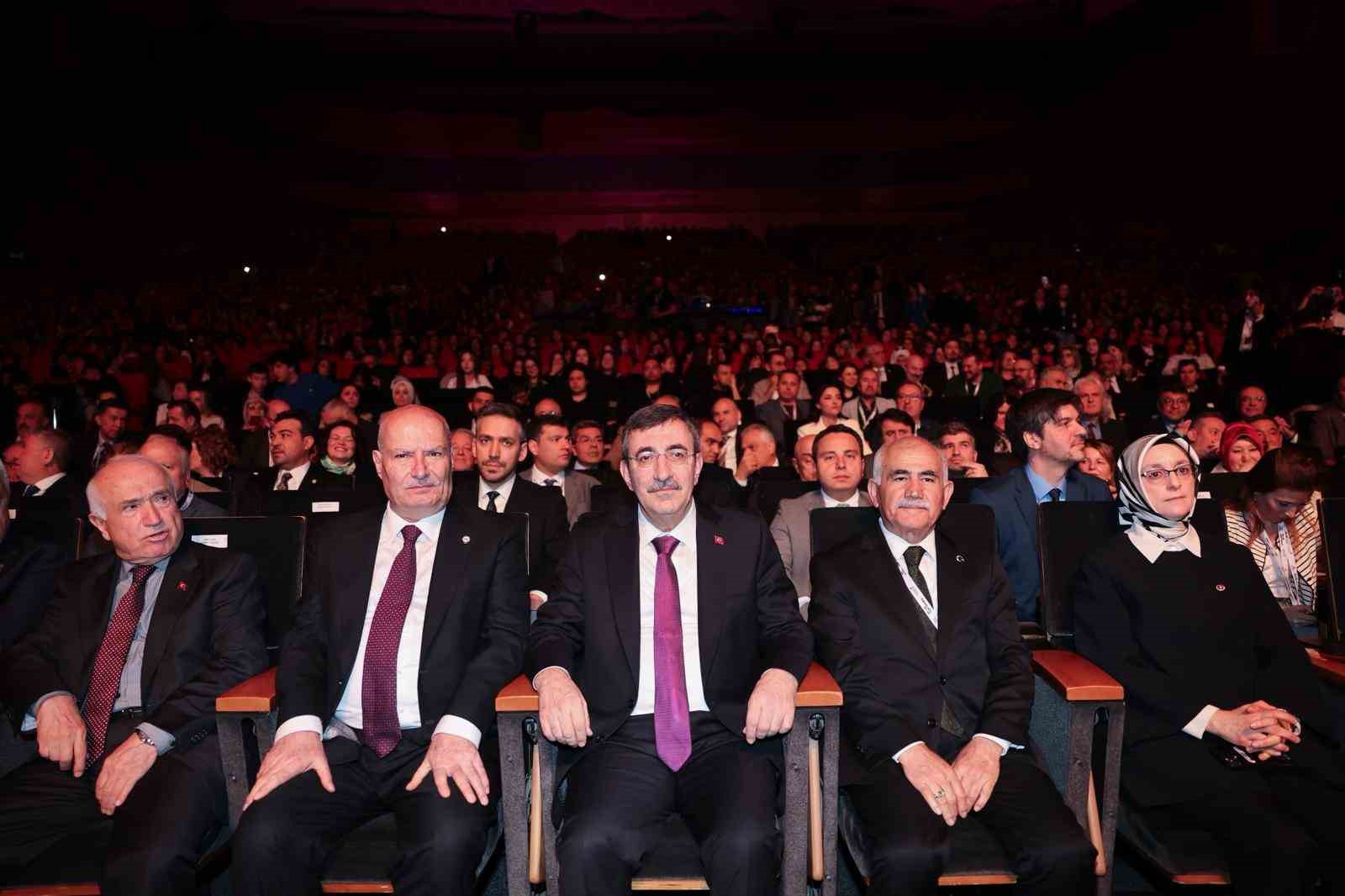 Cumhurbaşkanı Yardımcısı Yılmaz: "Hedefimiz çok daha güçlü bir şekilde Ankara’yı teknoloji üreten, değer oluşturan ve güçlü bir marka kimliği taşıyan bir şehir konumuna taşımaktır" 5 cumhurbaskani yardimcisi yilmaz hedefimiz cok daha guclu bir sekilde ankarayi teknoloji ureten deger olusturan XgQmTOEO