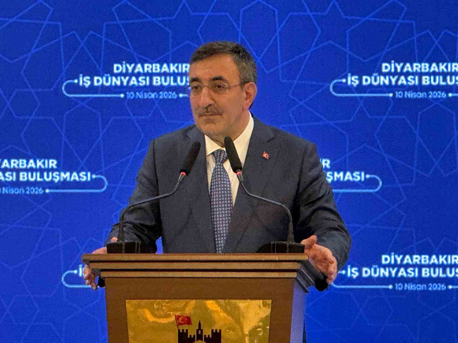 Cumhurbaşkanı Yardımcısı Yılmaz: ’’Herkesin diline, üslubuna, yaklaşımına çok dikkat etmesi gereken bir süreçten geçtiğimizi de ifade etmek istiyorum’’ 9 cumhurbaskani yardimcisi yilmaz herkesin diline uslubuna yaklasimina cok dikkat etmesi gereken bir surecten gectigimizi cNIVRgmN