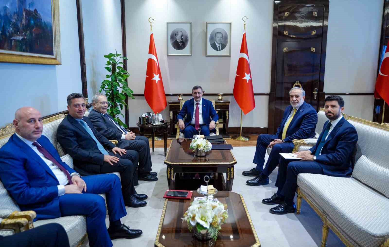 Cumhurbaşkanı Yardımcısı Yılmaz, Lübnan Başbakan Yardımcısı Mitri ile görüştü 4 cumhurbaskani yardimcisi yilmaz lubnan basbakan yardimcisi mitri ile gorustu 0 5VStCmes
