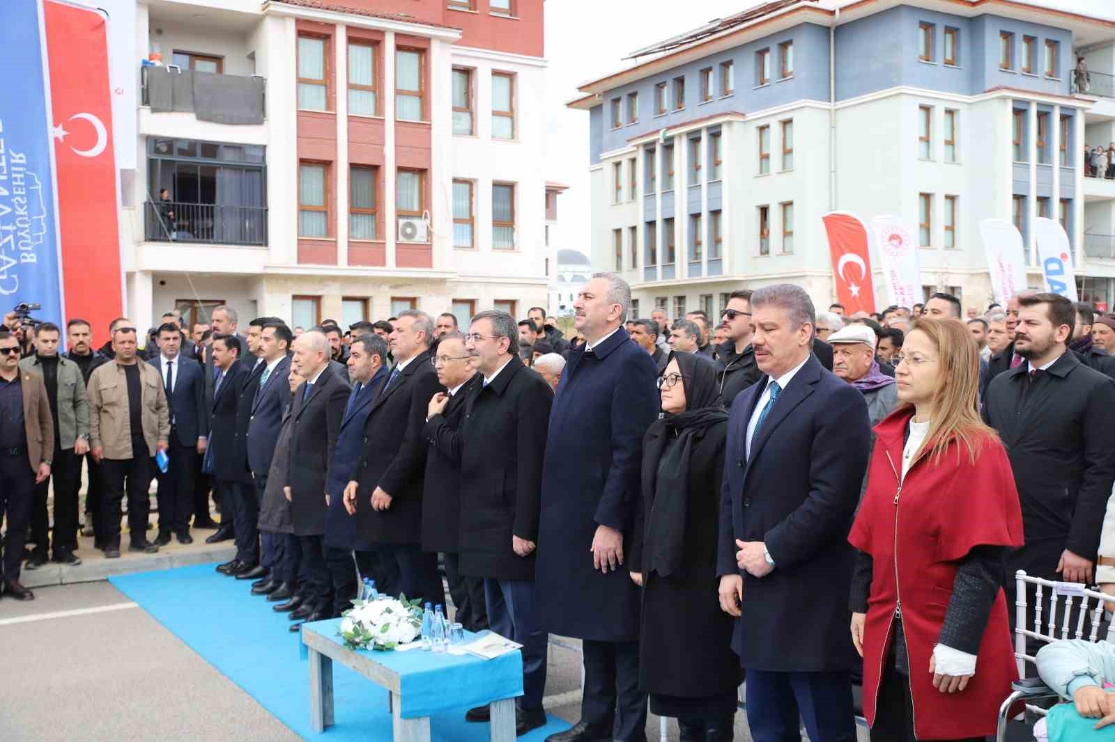 cumhurbaskani yardimcisi yilmaz merkezi butceden deprem harcamalarina yaklasik 90 milyar dolarlik kaynak ayirdik 1 etUH8sBH