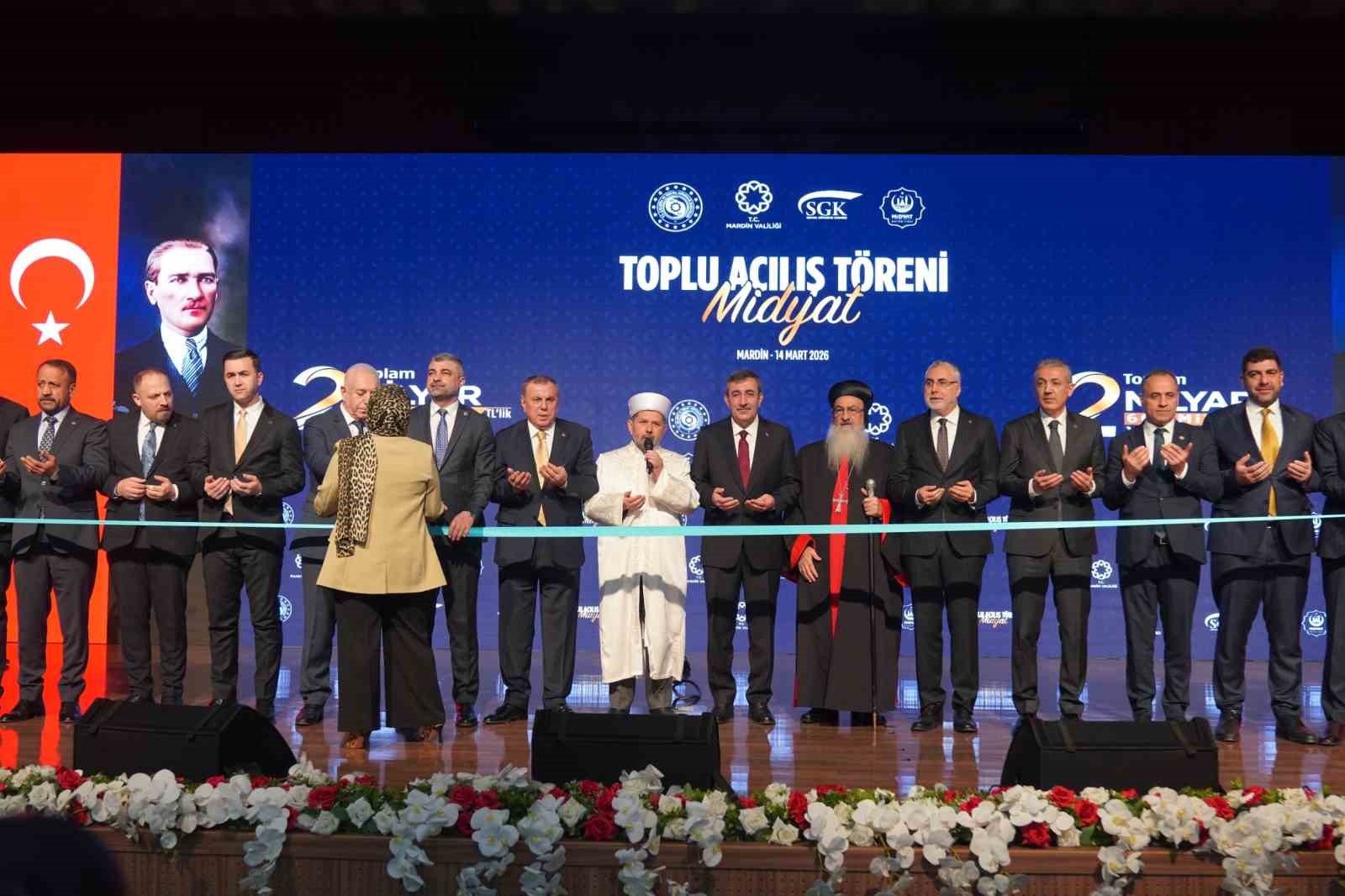 Cumhurbaşkanı Yardımcısı Yılmaz, Midyat’ta 2 milyar 660 milyon liralık yatırımların açılışını yaptı 4 cumhurbaskani yardimcisi yilmaz midyatta 2 milyar 660 milyon liralik yatirimlarin acilisini yapti 0 WQVBGdFM